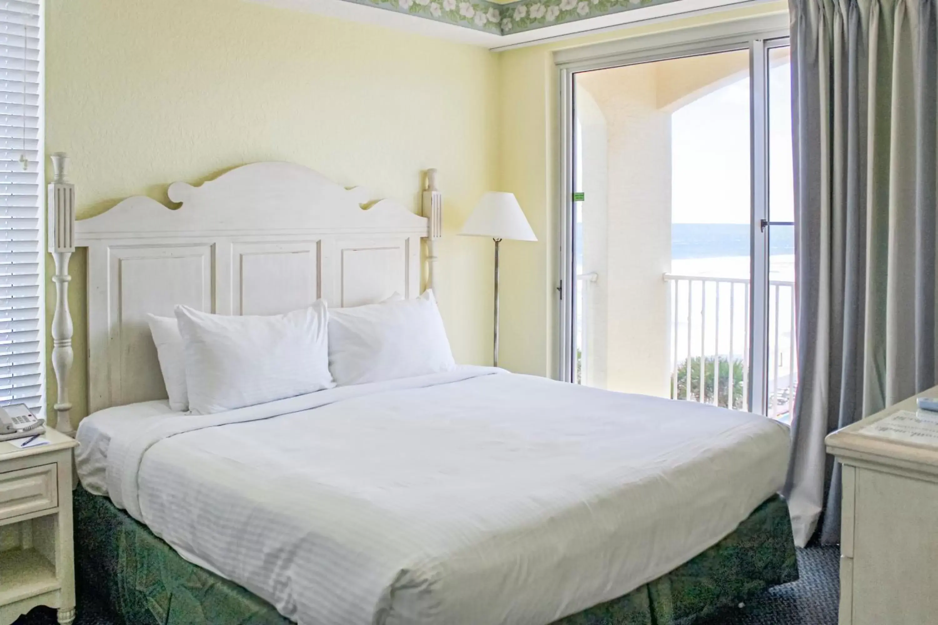 Bedroom, Bed in The Cove On Ormond Beach