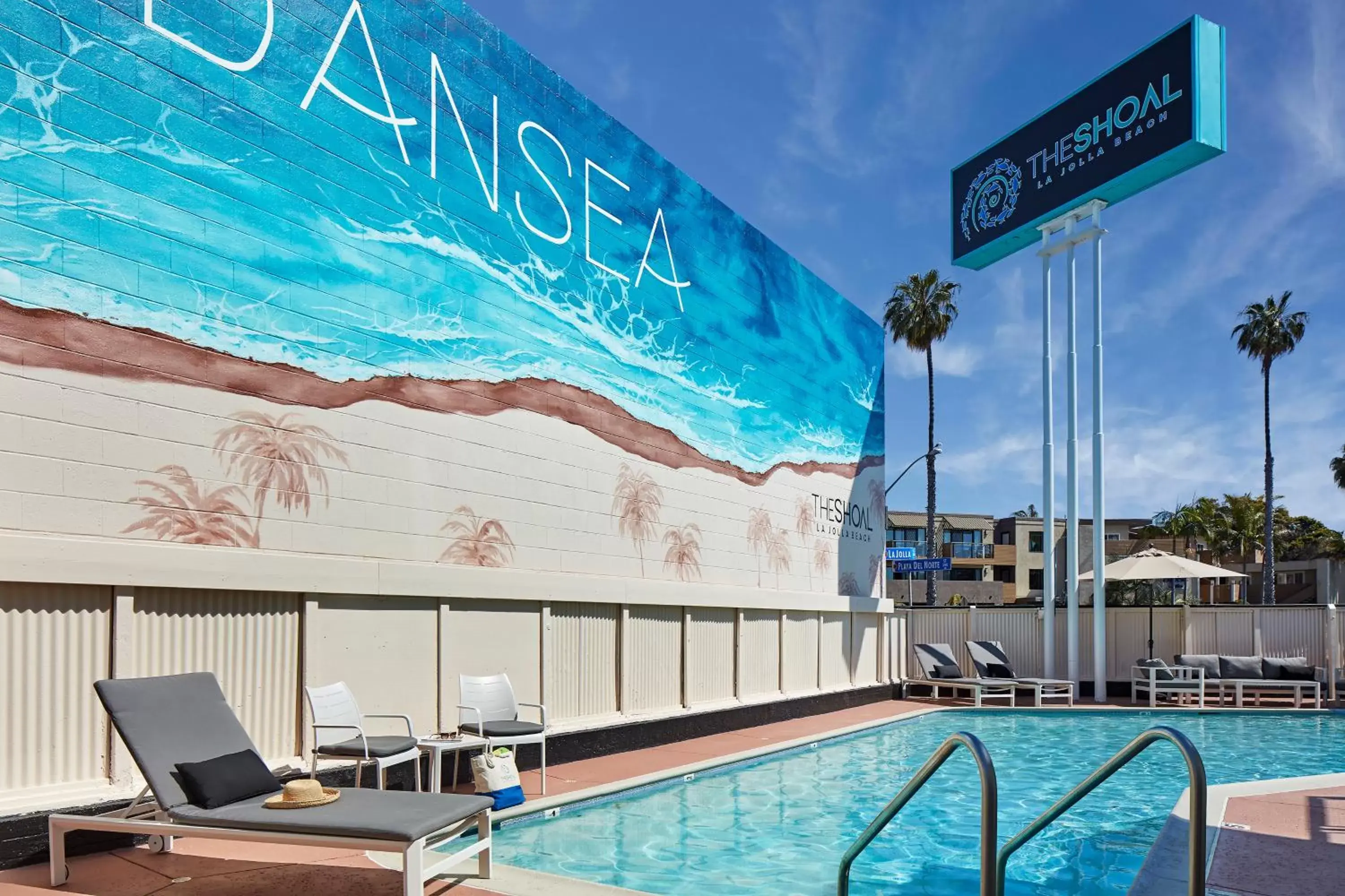 Pool view, Swimming Pool in The Shoal Hotel La Jolla Beach