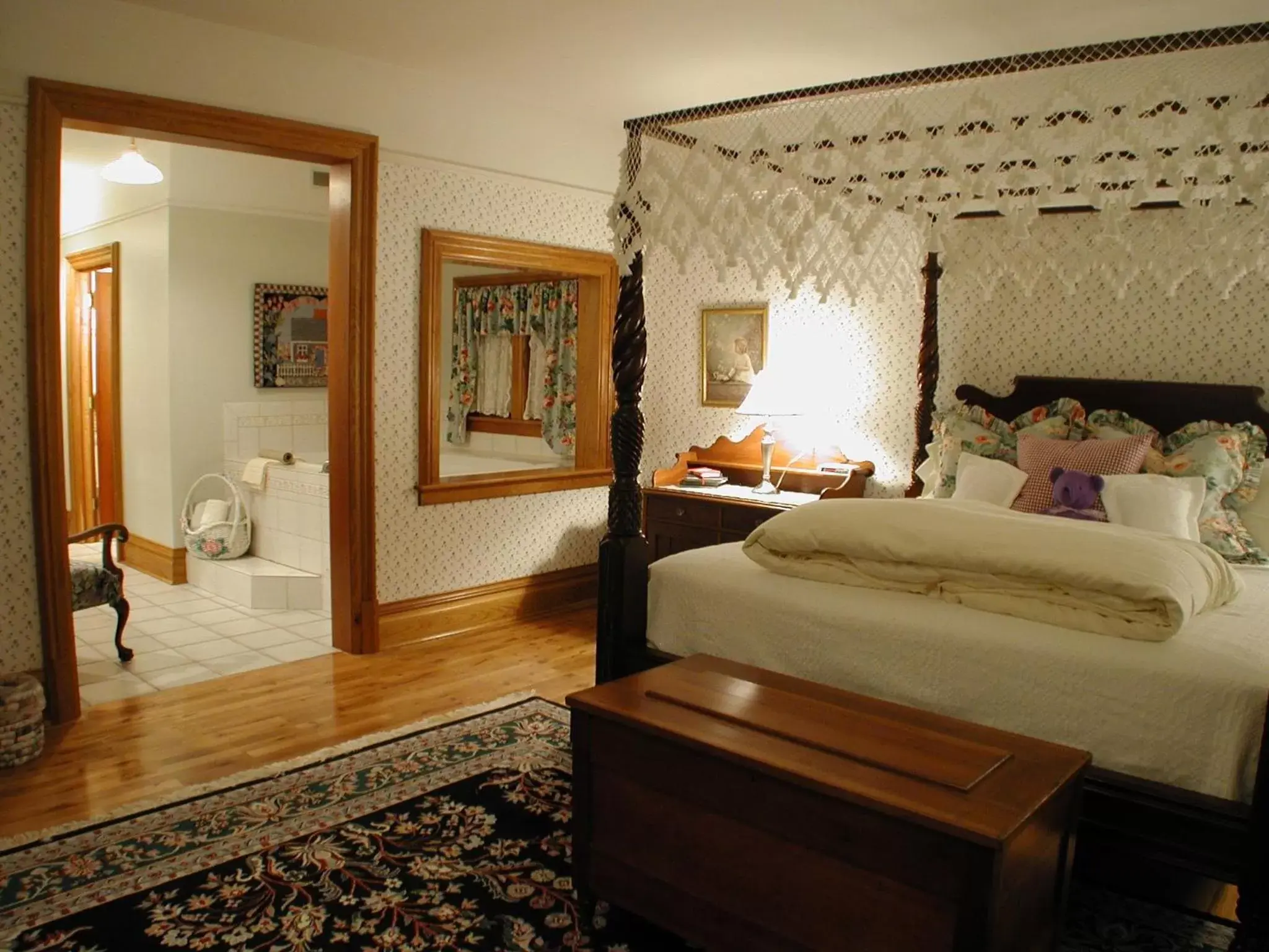 Bed in White Lace Inn Bed in White Lace Inn