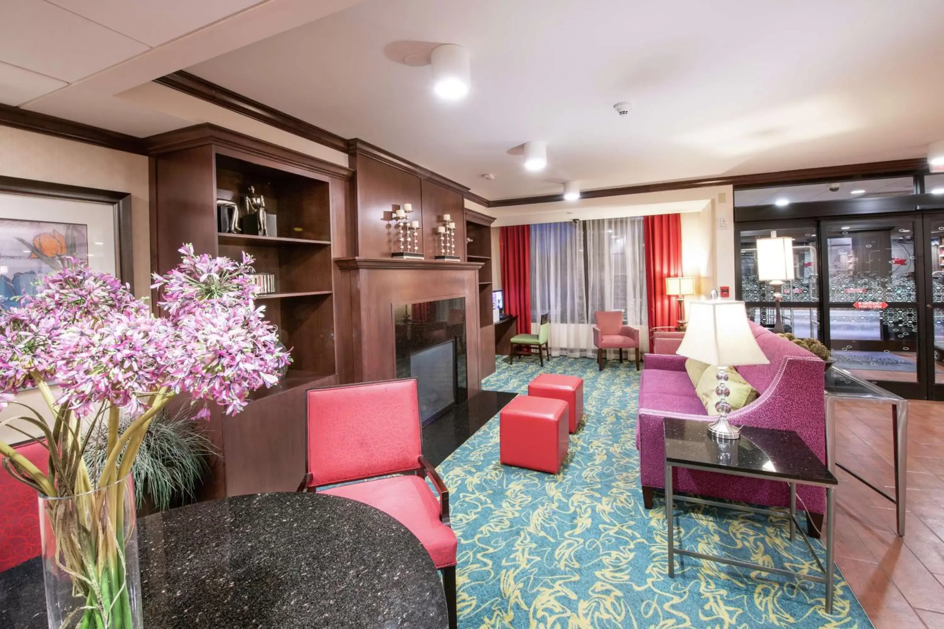 Lobby or reception, Seating Area in Hampton Inn Asheville-Tunnel Road