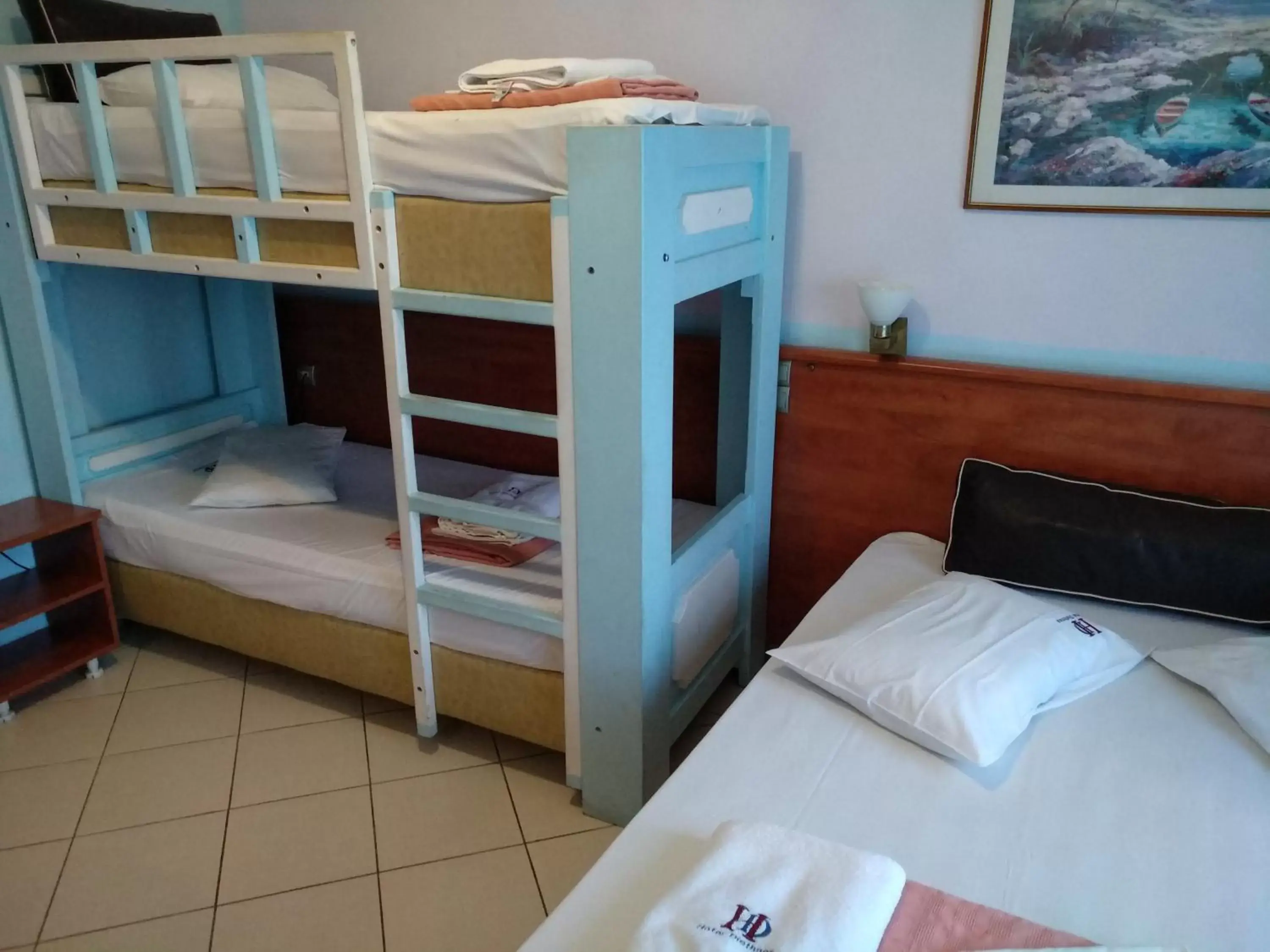 Bunk Bed in Diethnes Hotel