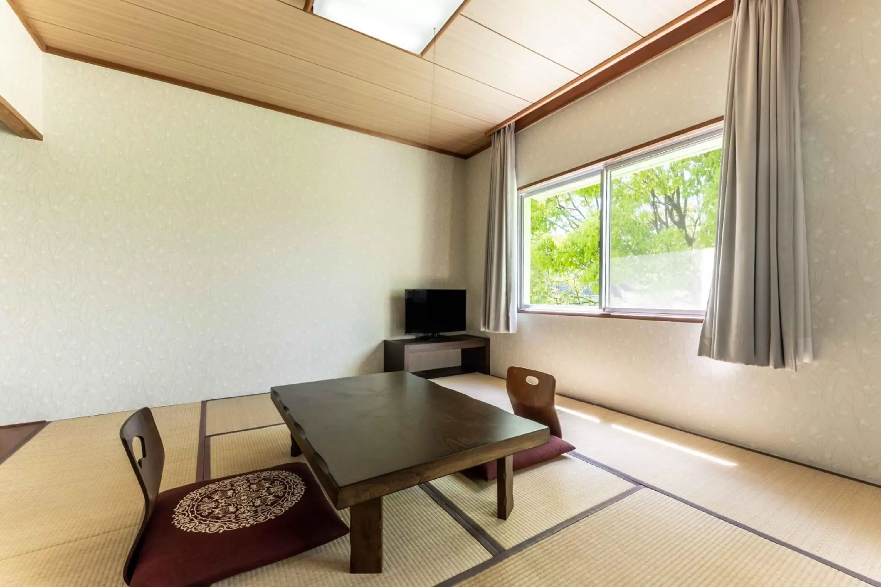 Photo of the whole room, Seating Area in Spa and Resort Hotel Solage Oita Hiji Beppuwan