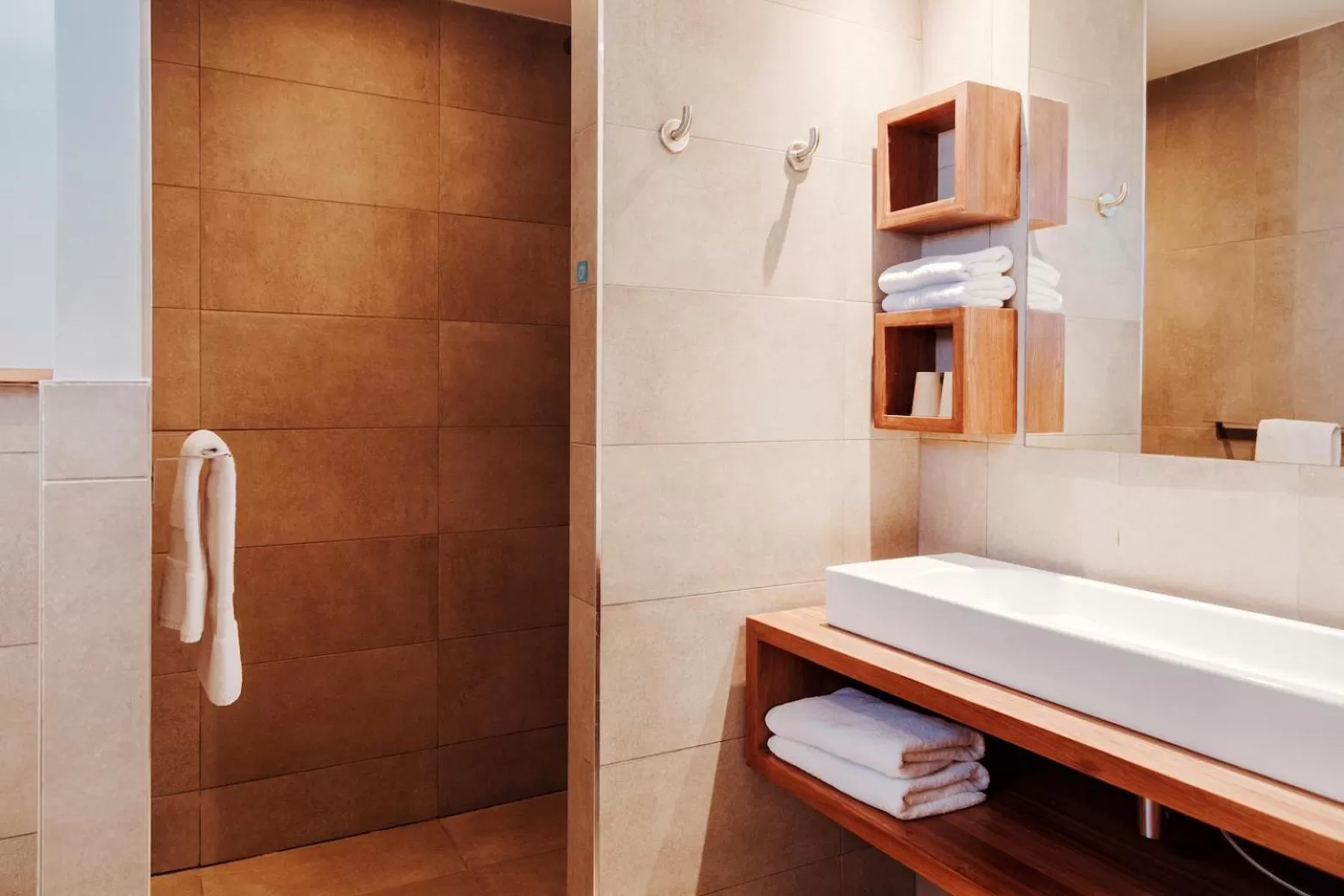 Shower in Hotel Le Saint Pierre ÎLe De La Reunion.