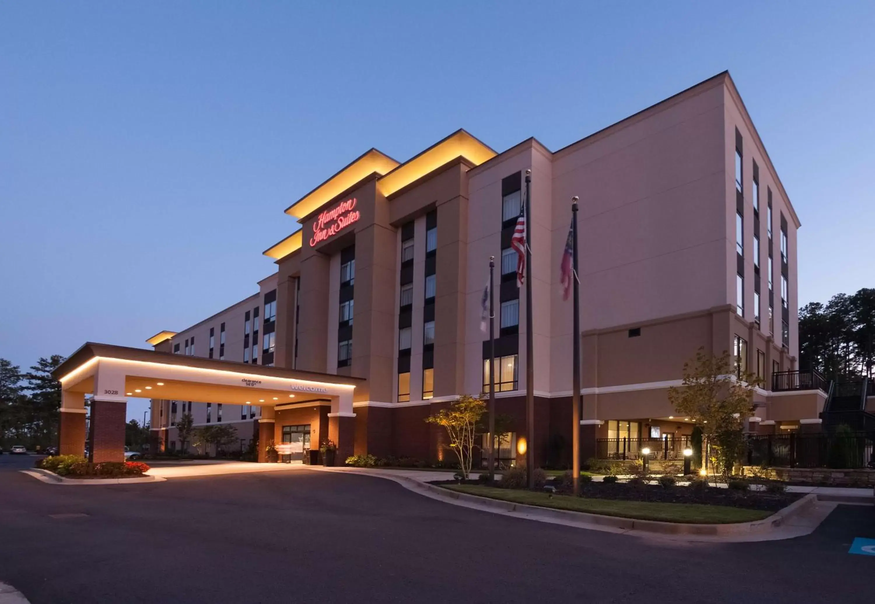 Property building in Hampton Inn & Suites by Hilton Augusta-Washington Rd Property building in Hampton Inn & Suites by Hilton Augusta-Washington Rd