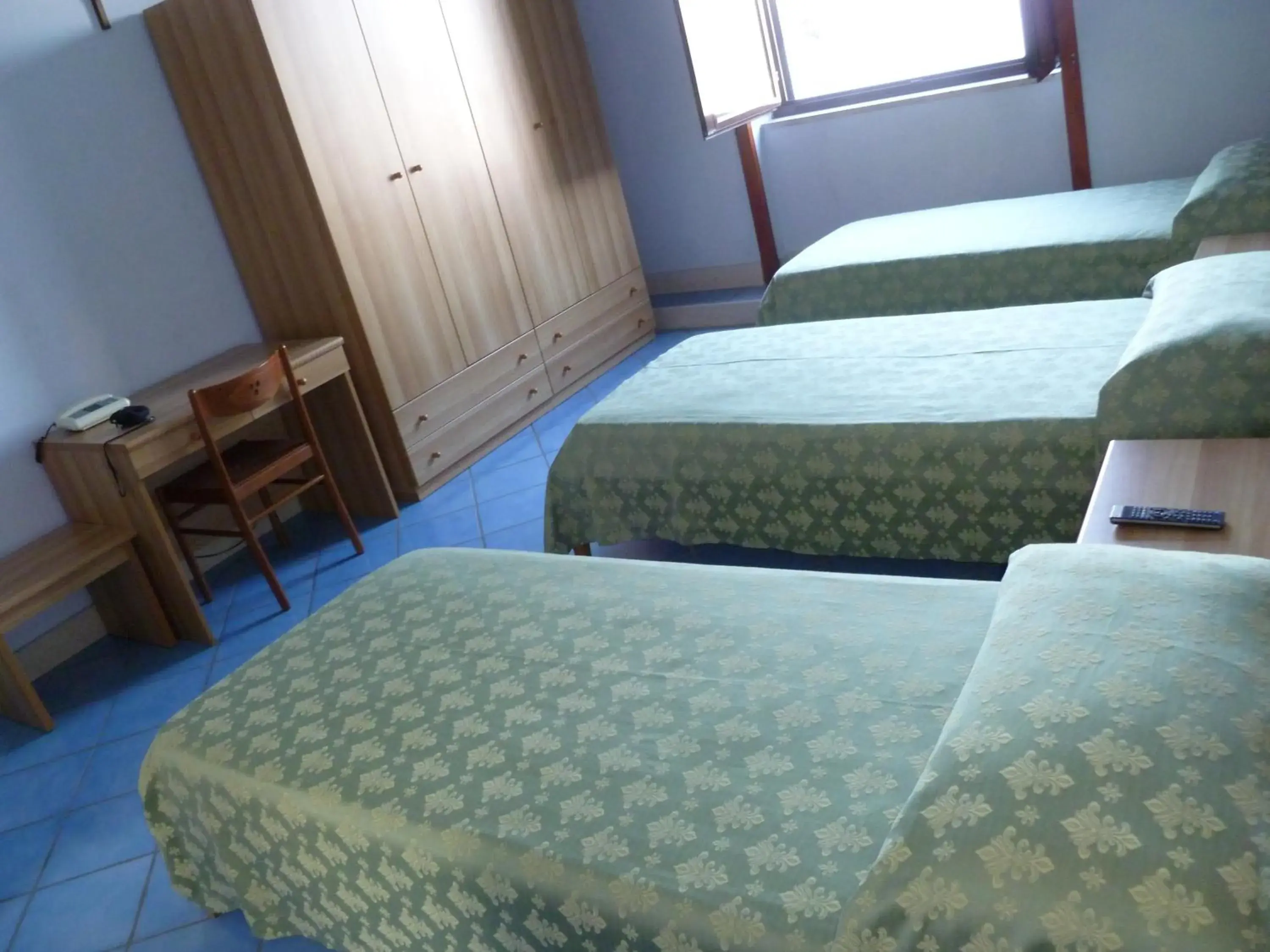 Photo of the whole room, Bed in Ancelle Sorrento - Casa d'Accoglienza