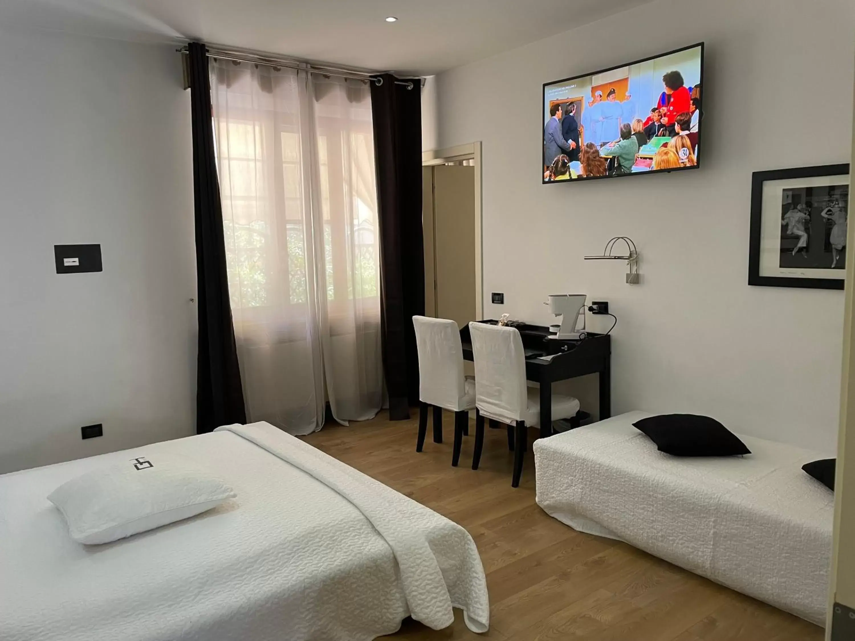 Bedroom, TV/Entertainment Center in Villa Alba Luxury Resort