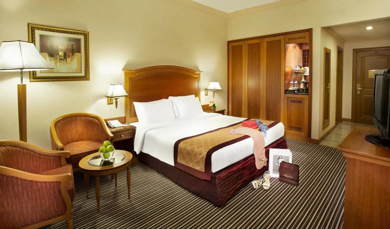Photo of the whole room, Bed in Avenue Hotel Dubai