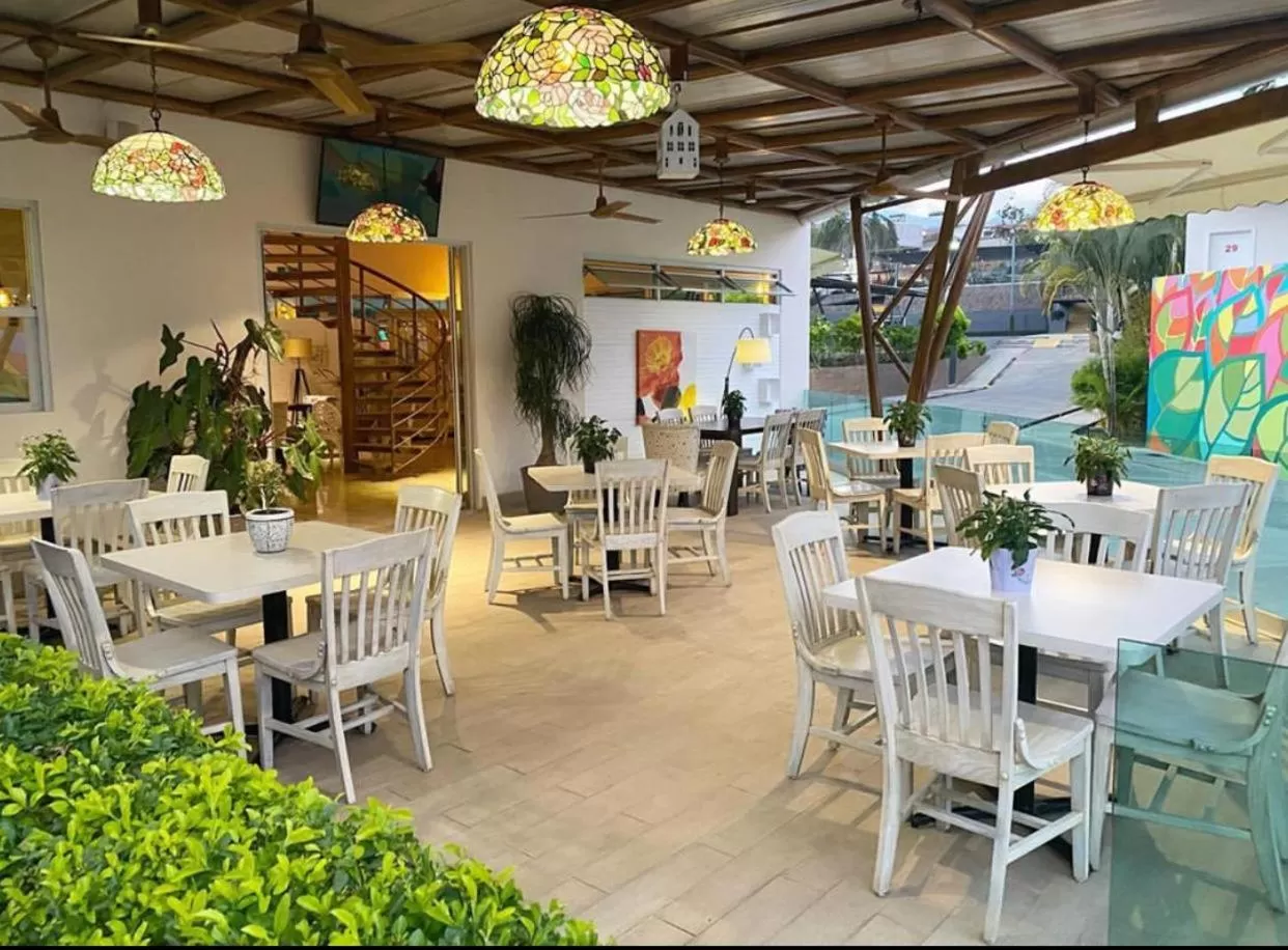 Restaurant/places to eat in Hotel PZ Country Club & Conference Center