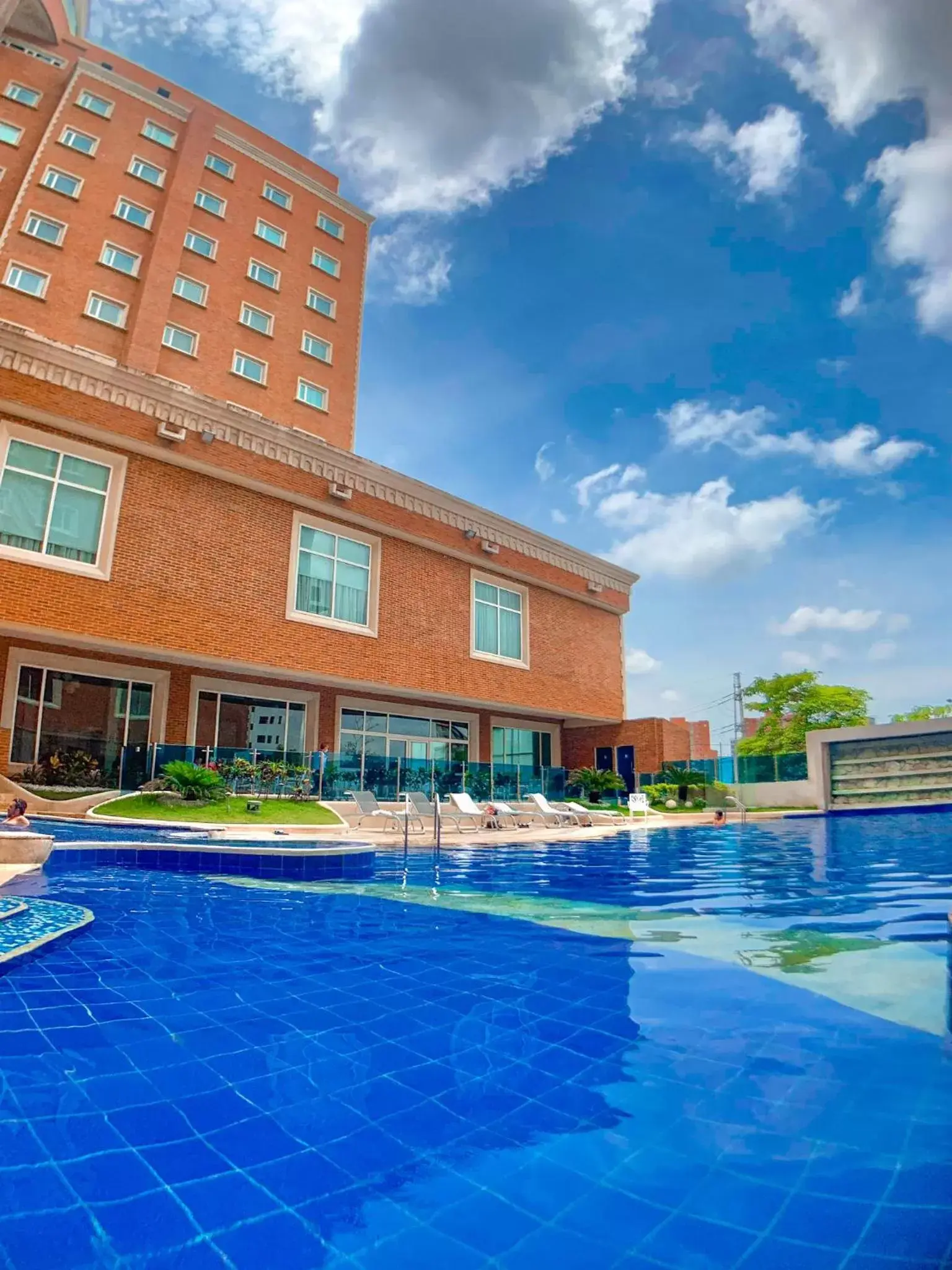 Property building, Swimming Pool in Hotel Dann Carlton Barranquilla y Centro de Convenciones