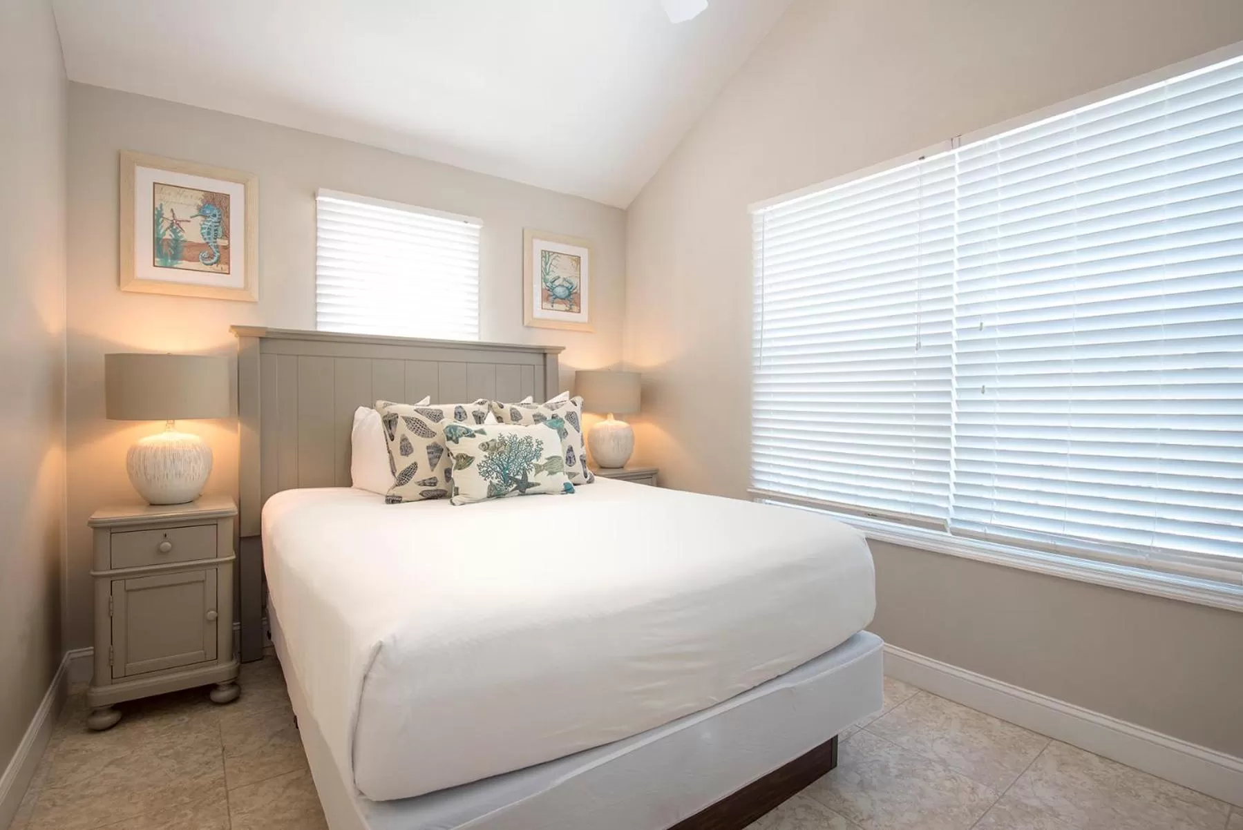 Bedroom, Bed in Hawks Cay Resort