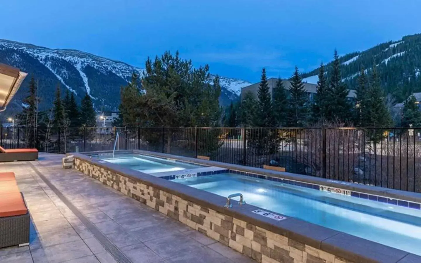 Swimming Pool in Cambria Hotel Copper Mountain