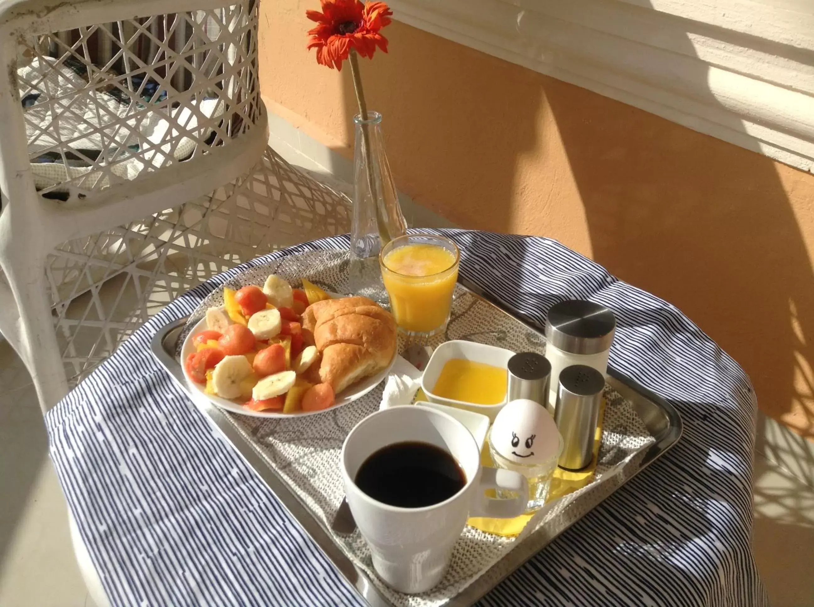 Breakfast, Food in White Sands shared apartments