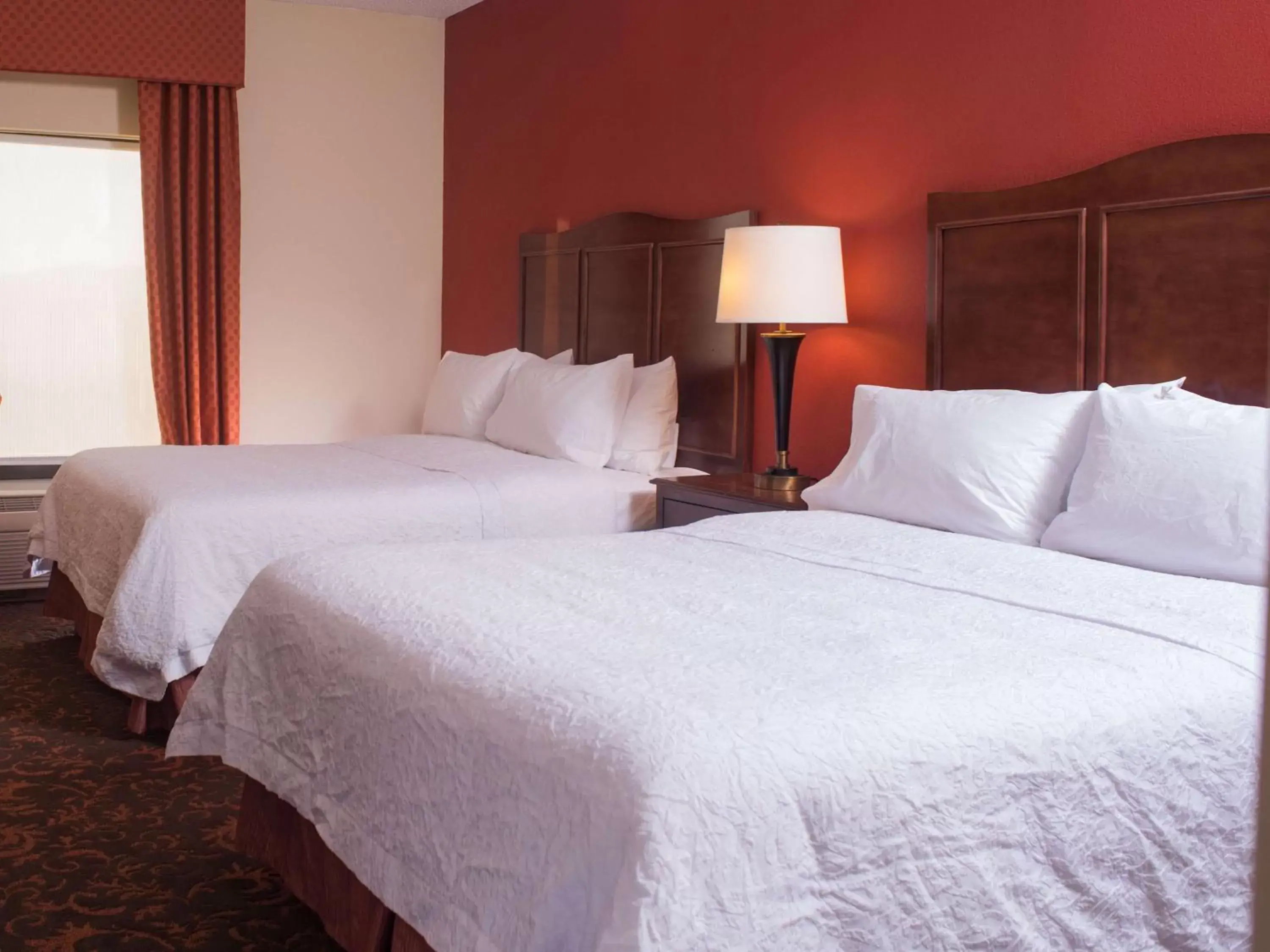 Bed in Hampton Inn and Suites Woodstock, Virginia