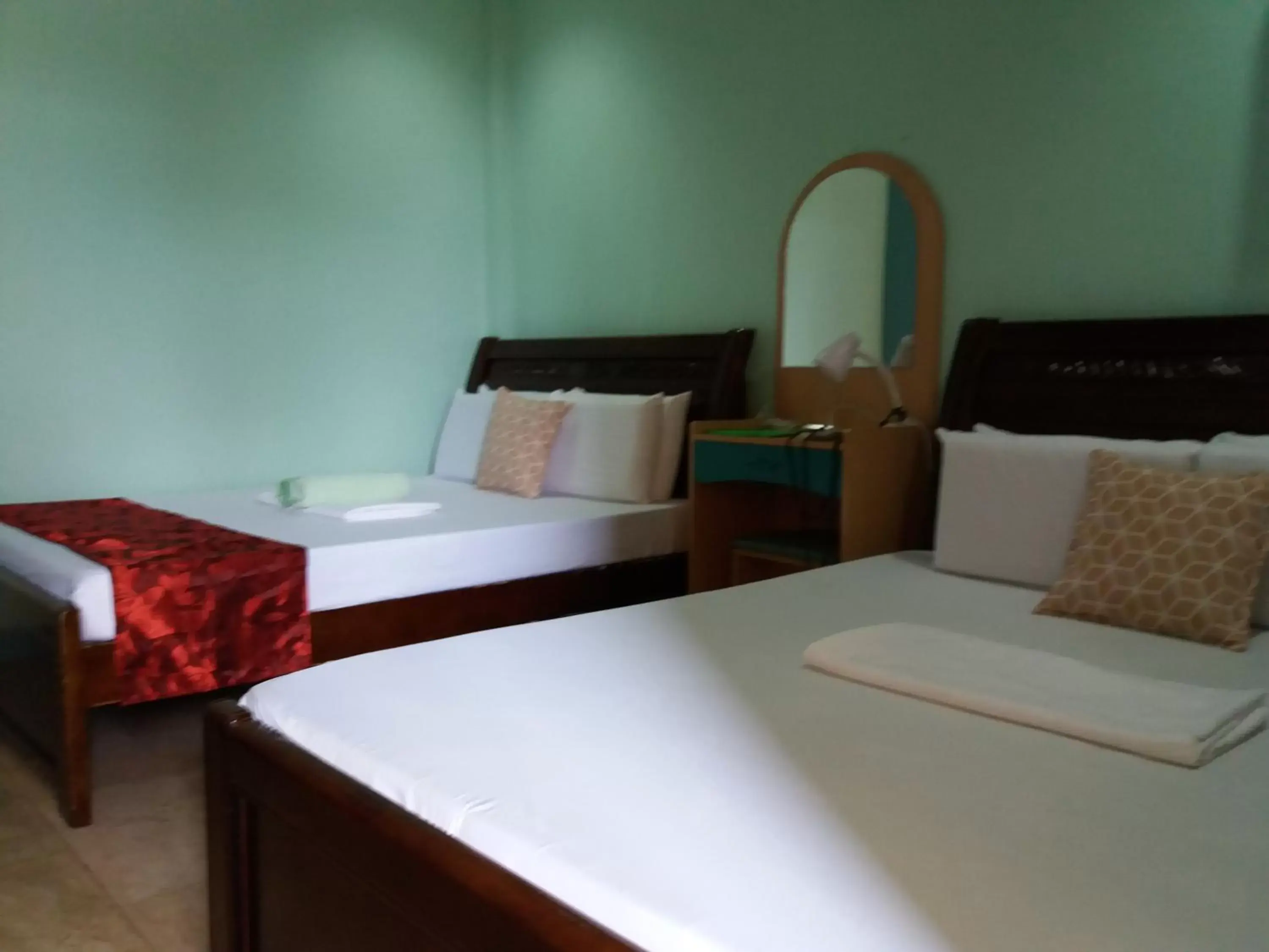 Photo of the whole room, Bed in Sascha's Resort Oslob