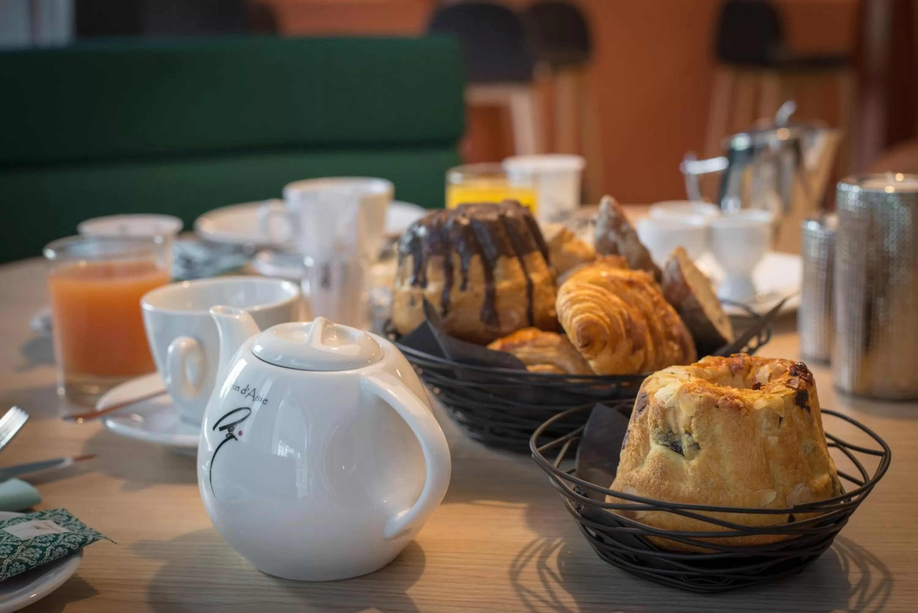 Food and drinks in Hôtel Le Rohan, centre Cathédrale