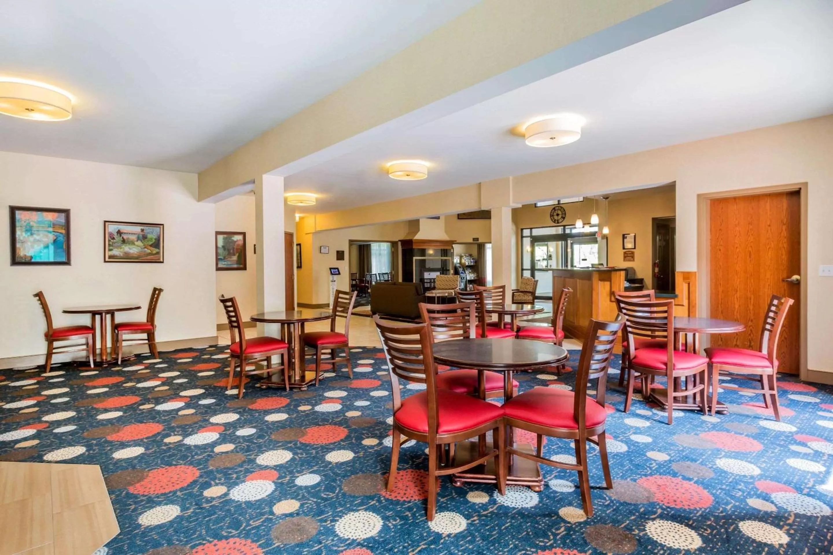 Restaurant/places to eat in Comfort Inn & Suites South Burlington near University