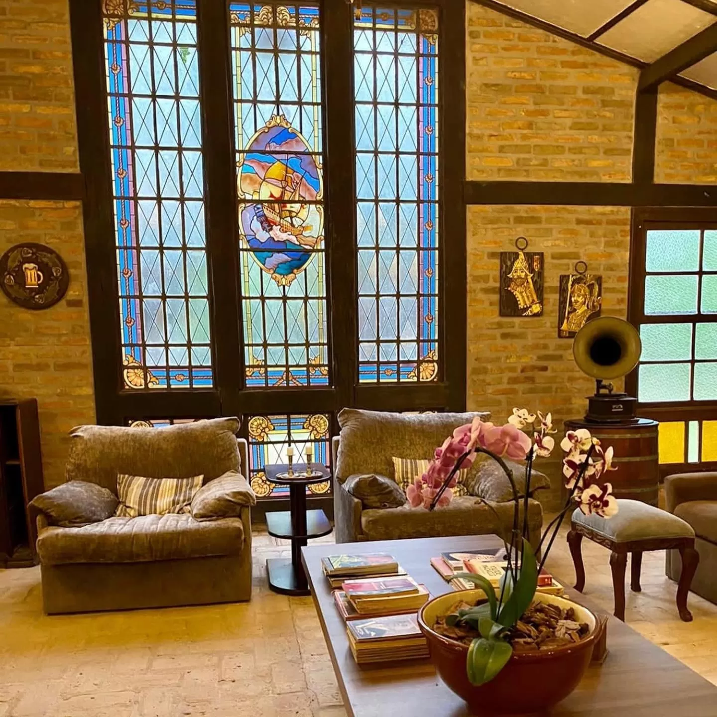 Communal lounge/ TV room in Hotel Santa Esmeralda