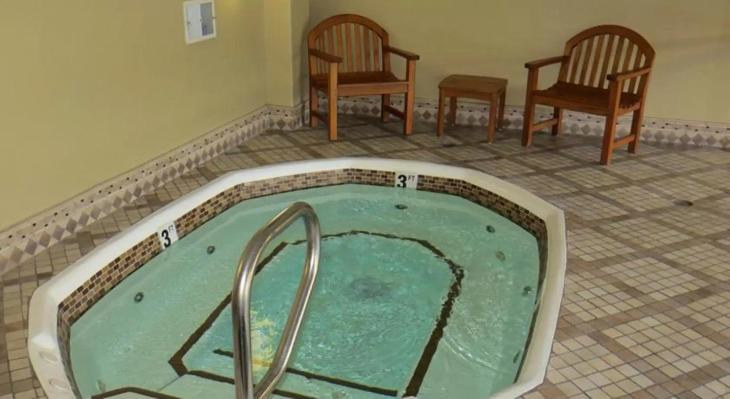 Spa and wellness centre/facilities, Swimming Pool in GetAways at the Jockey Club