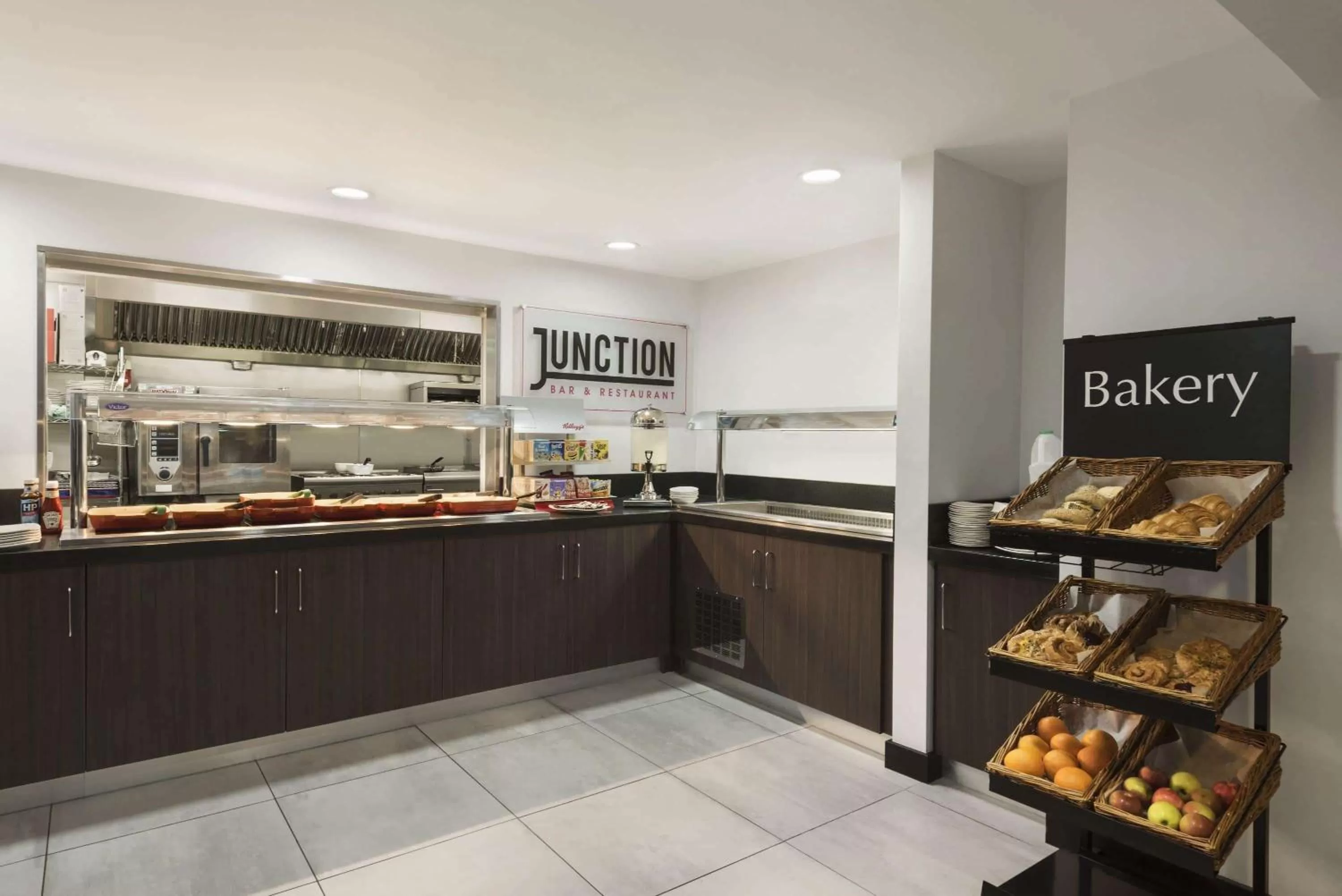 Restaurant/places to eat in Ramada Cambridge