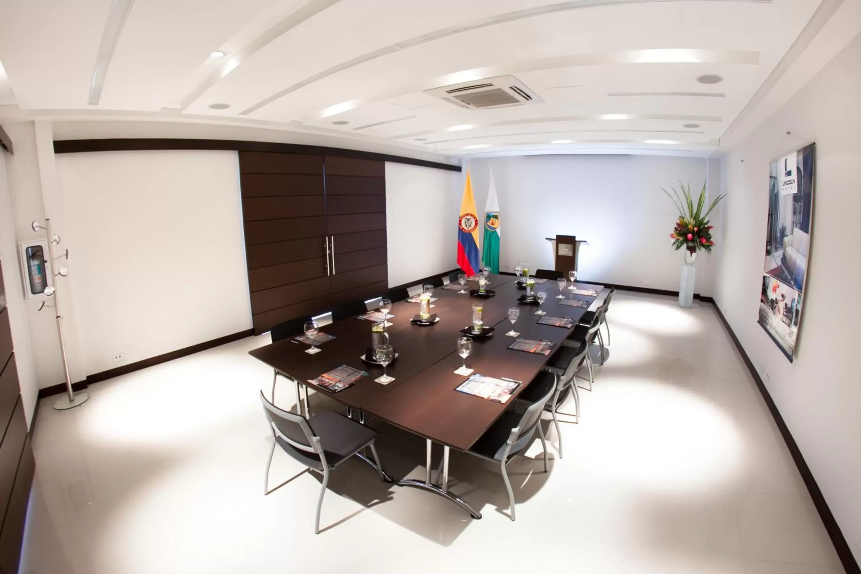 Business facilities in Hotel Lincoln
