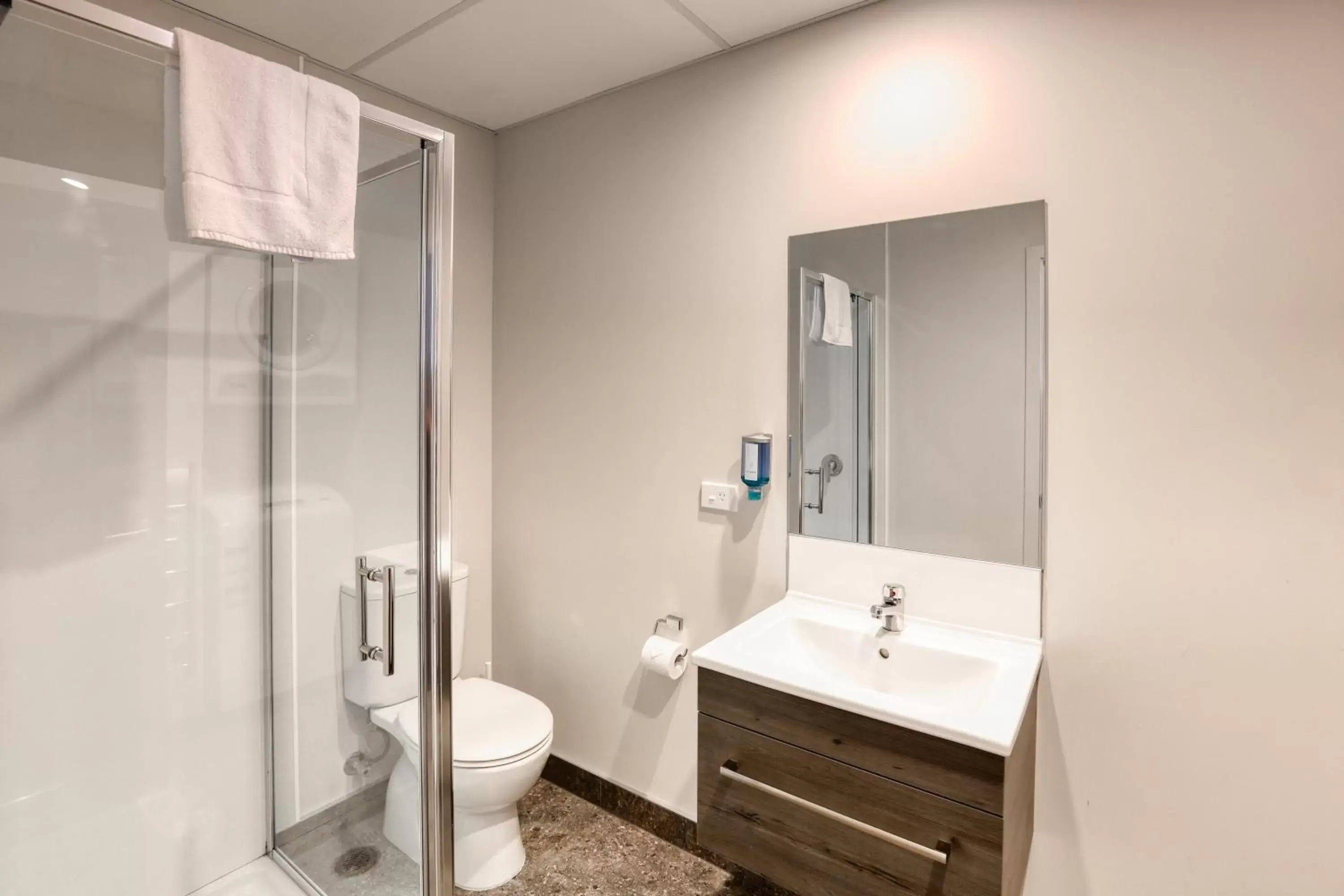 Bathroom in Ramada Suites by Wyndham Queenstown Remarkables Park