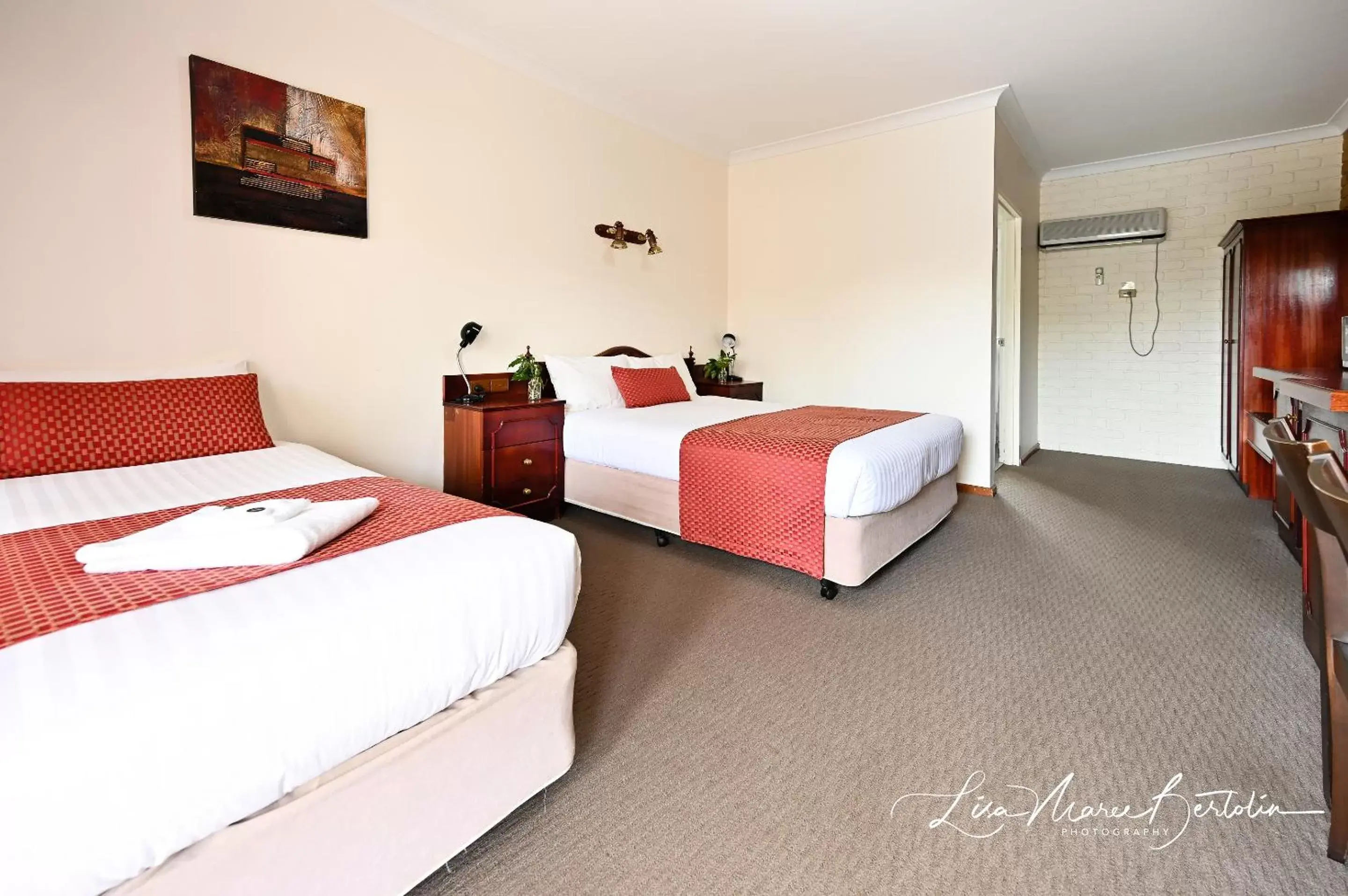 Bed in Narrandera Club Motor Inn