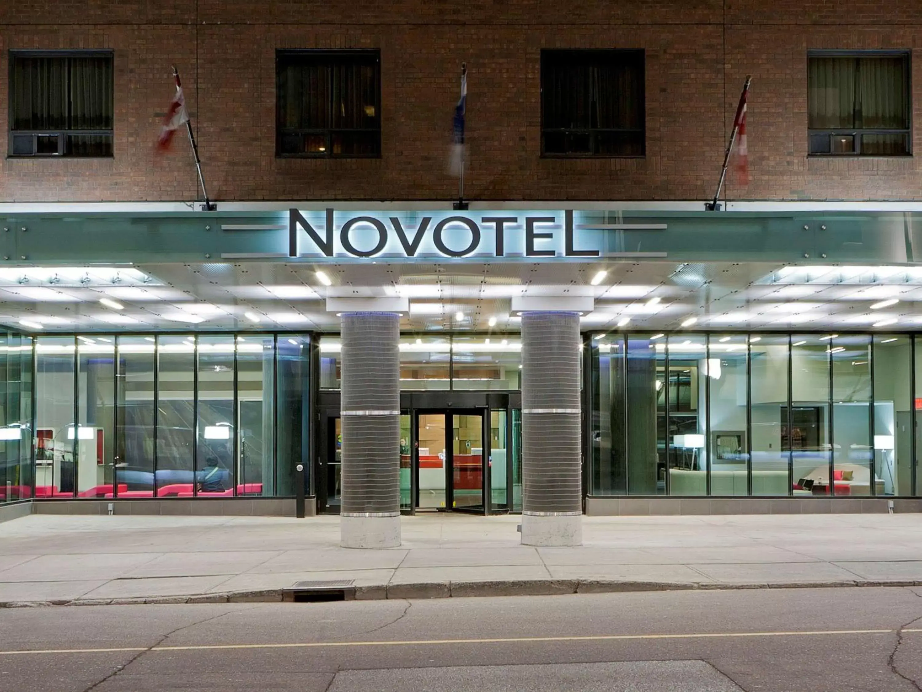 Property building in Novotel Ottawa City Centre Hotel