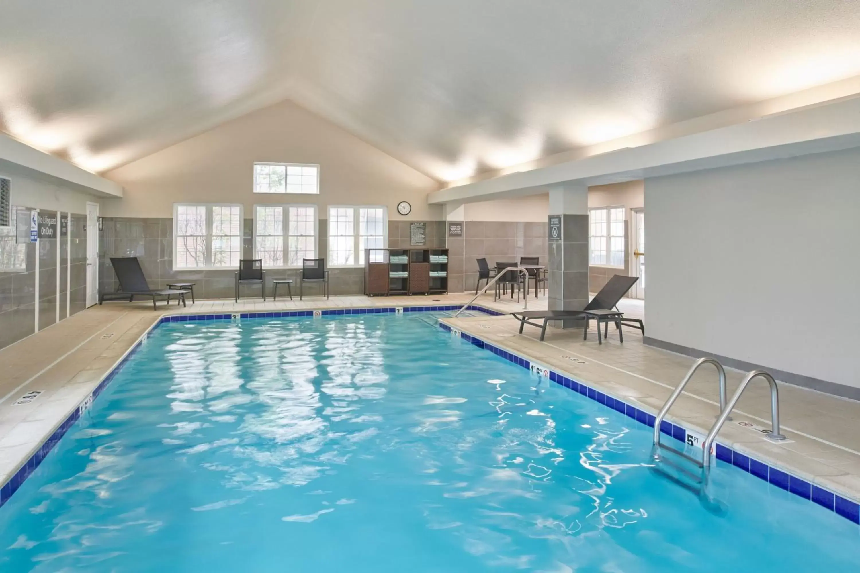 Swimming Pool in Residence Inn by Marriott Detroit / Novi