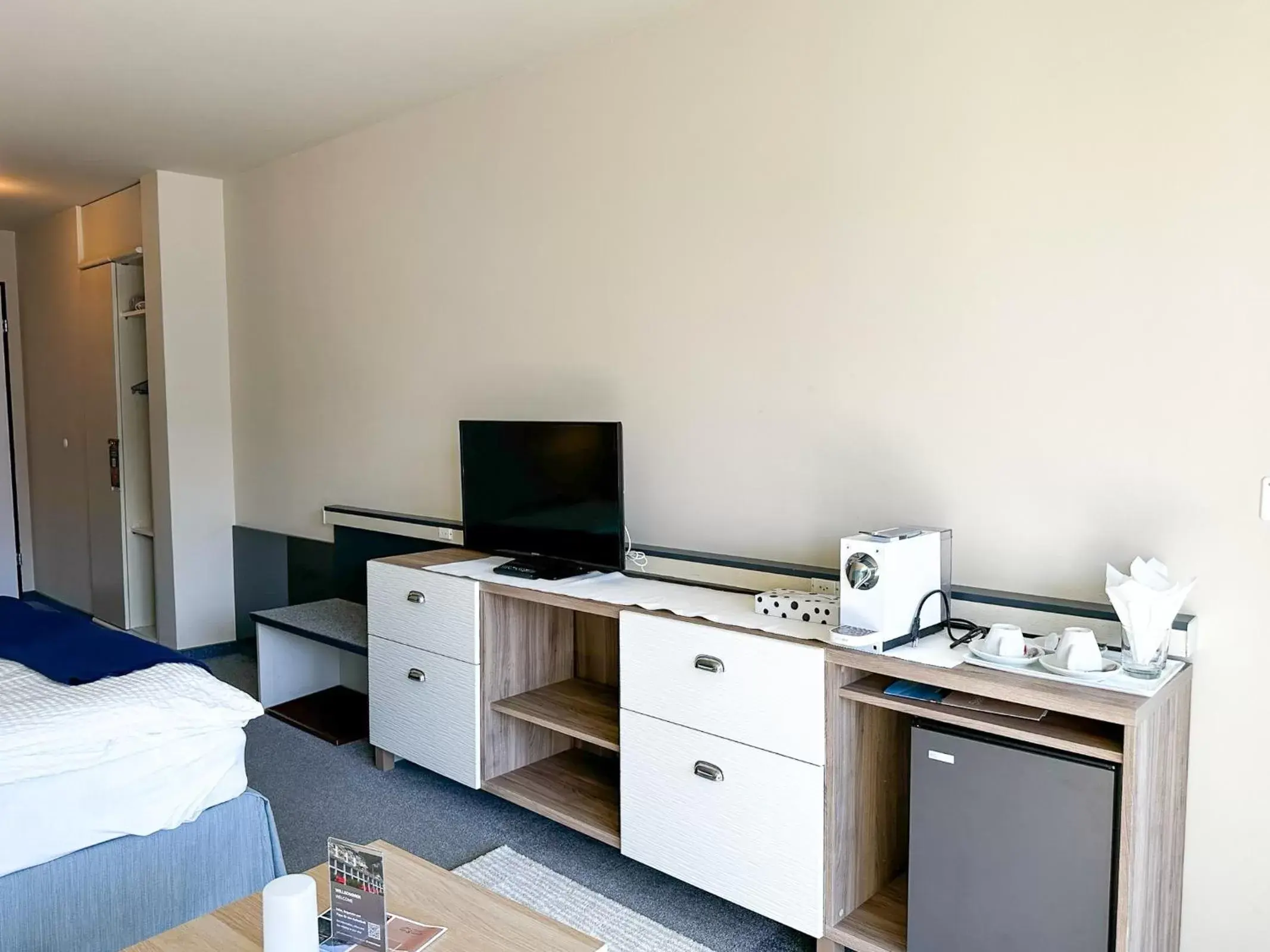 Photo of the whole room, TV/Entertainment Center in Seehotel Riviera at Lake Lucerne