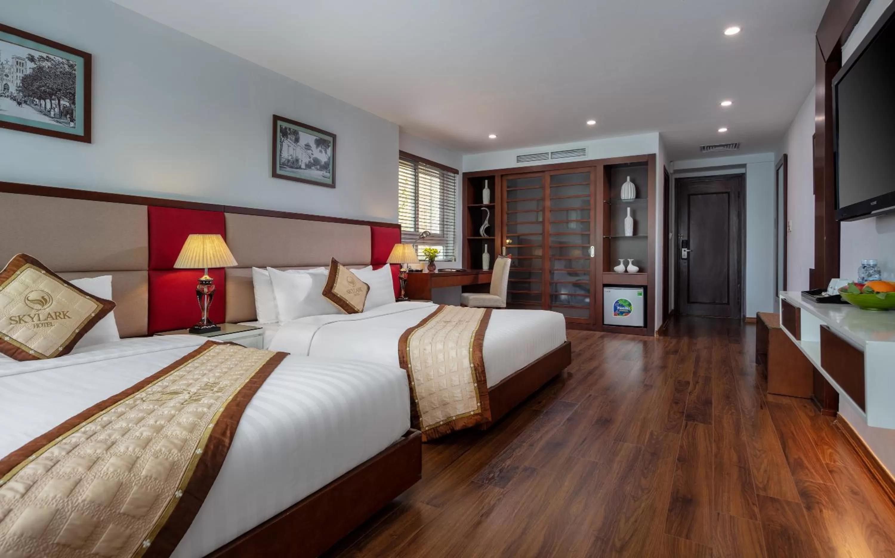 Family, Bed in Skylark Hotel