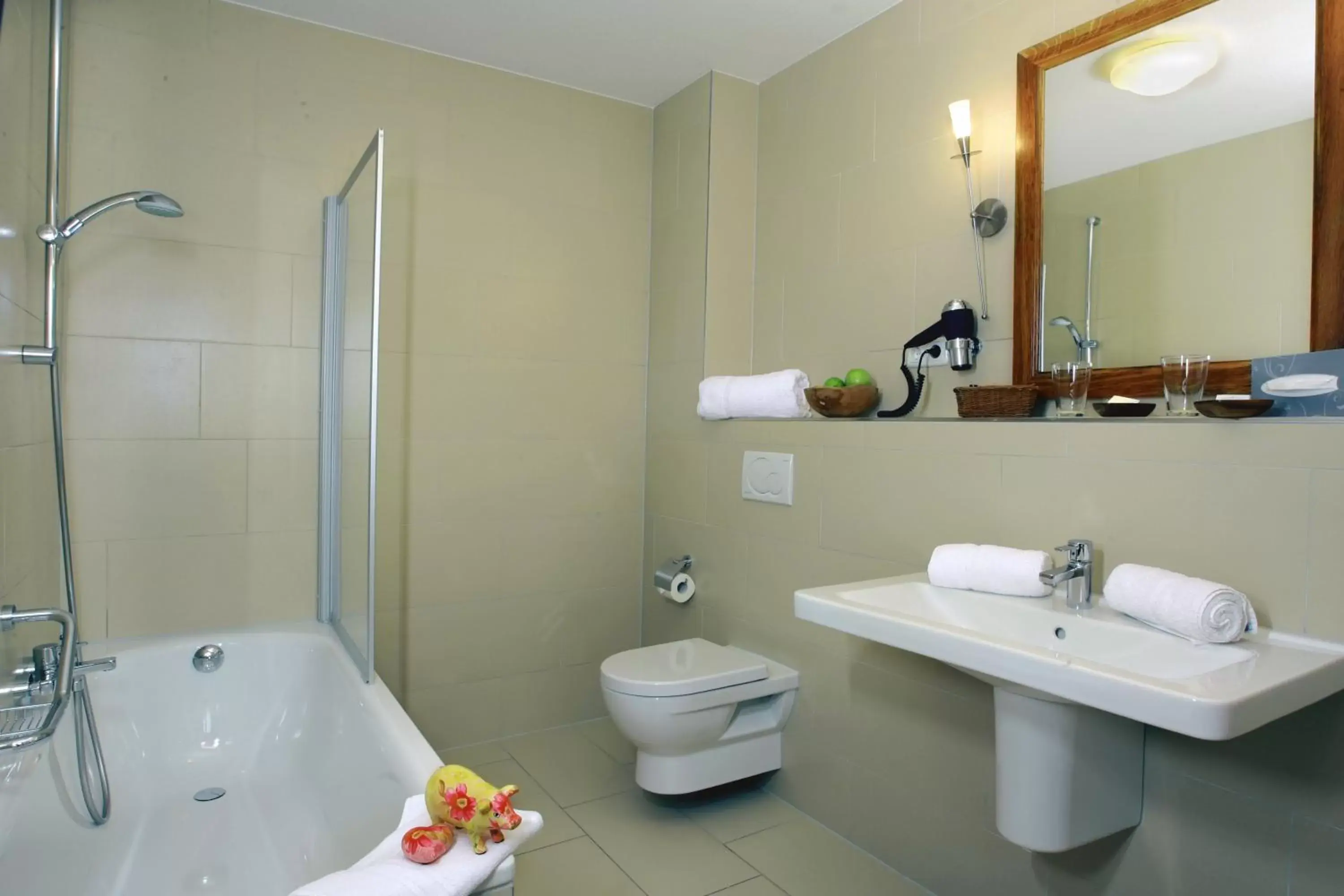 Bathroom in Ampervilla Hotel