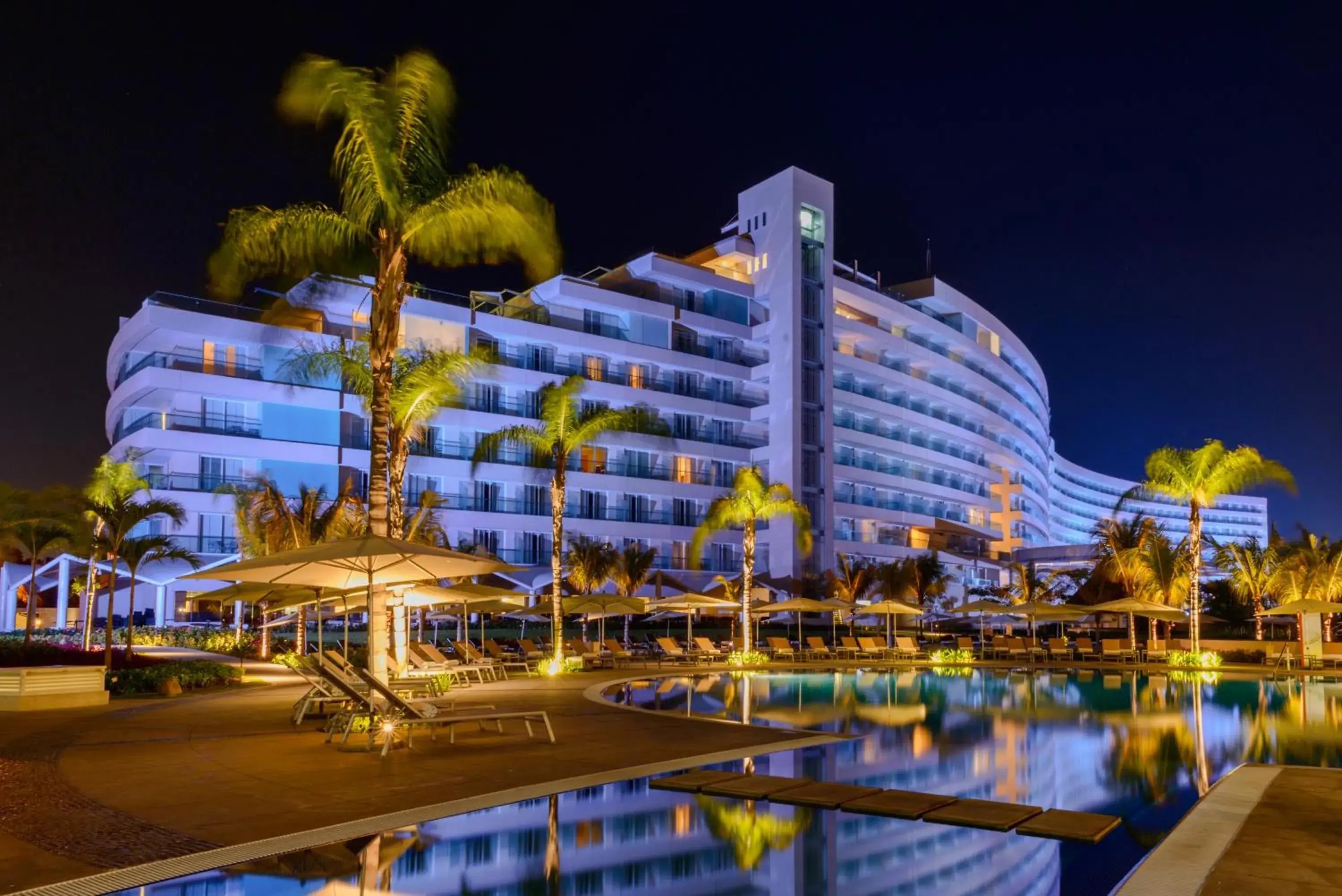 Facade/entrance, Swimming Pool in Palacio Mundo Imperial Riviera Diamante Acapulco