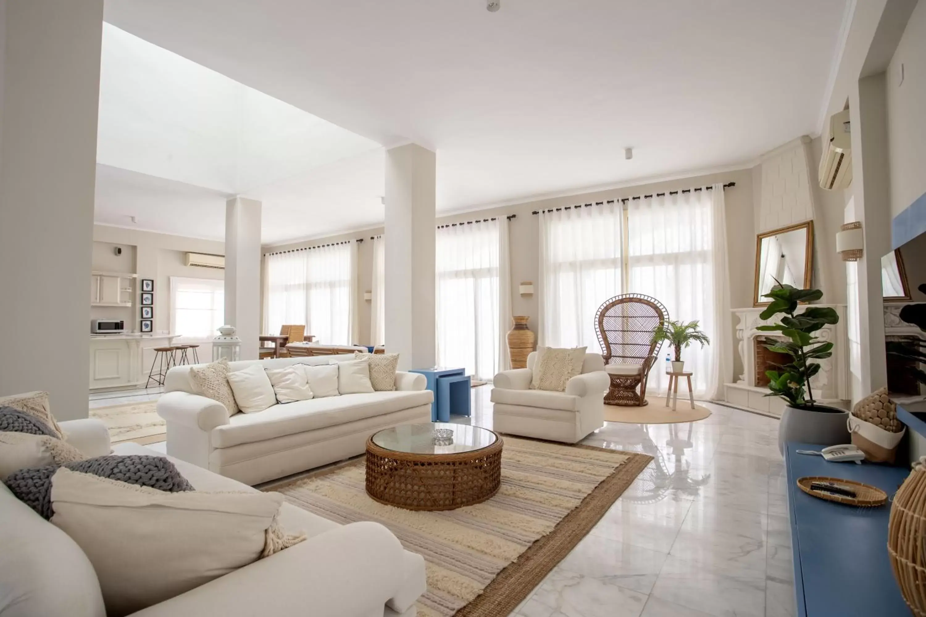 Living room, Seating Area in Desert Rose Resort