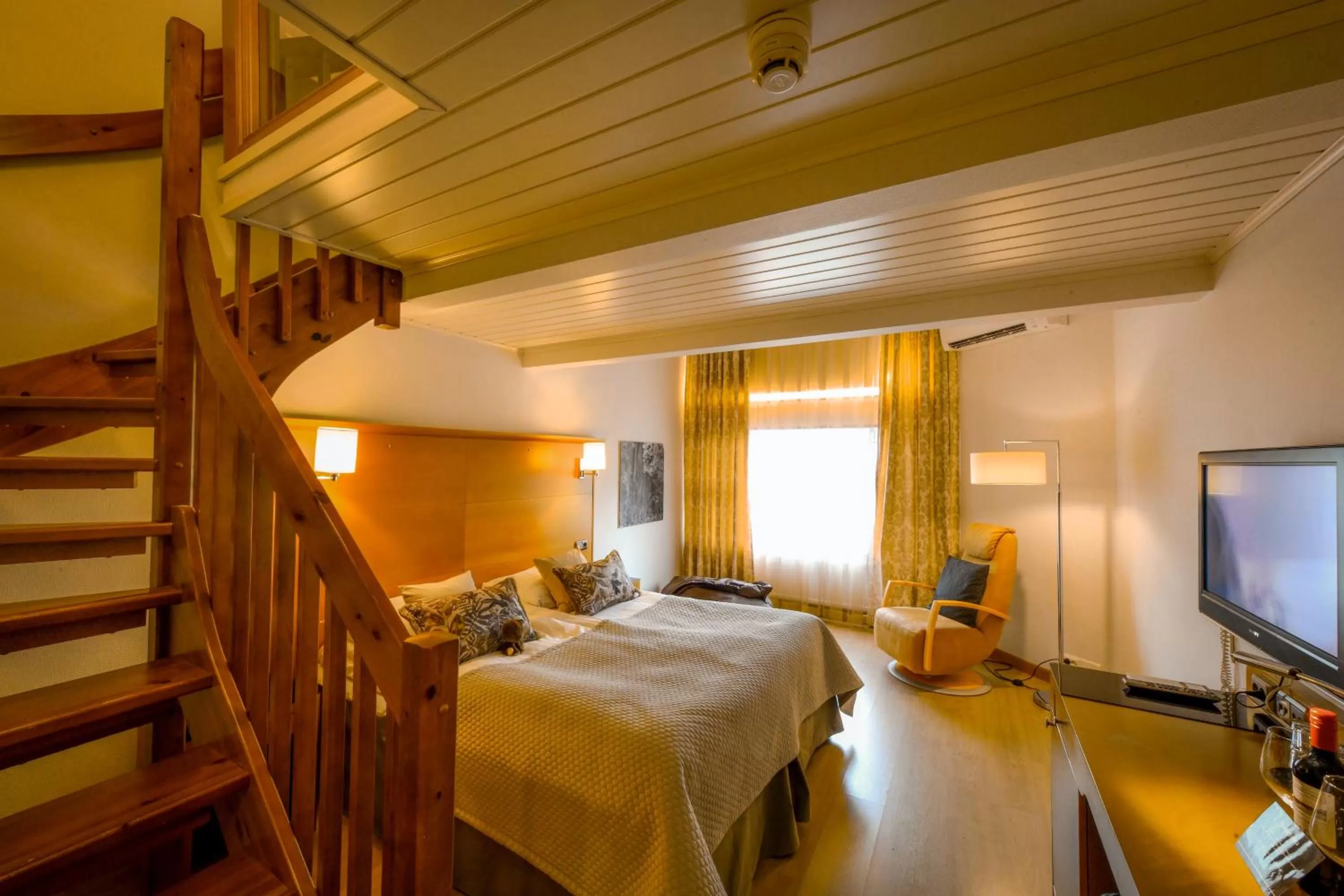 Bed in Hotel Aateli Lakeside