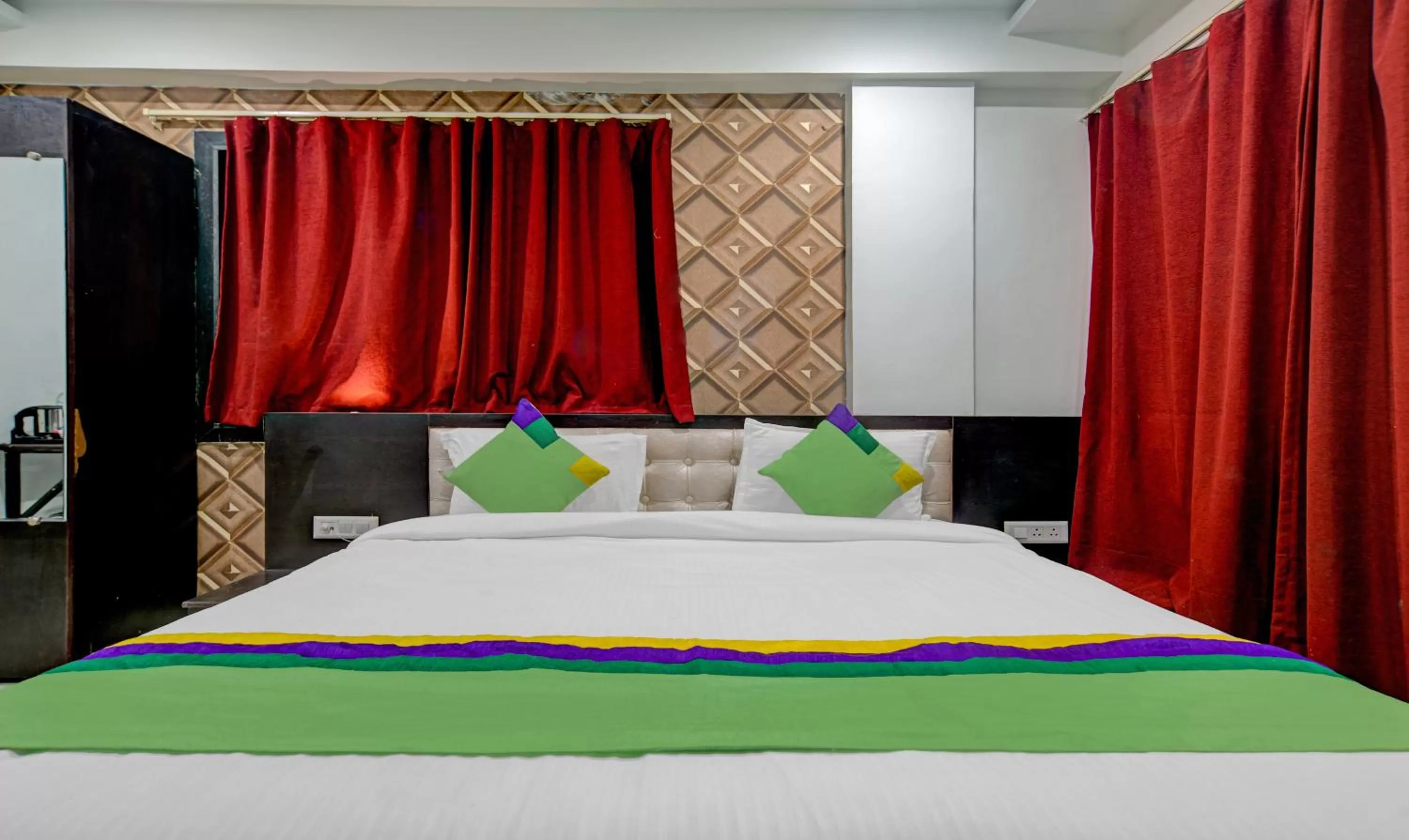 Bed in Treebo Trend A5