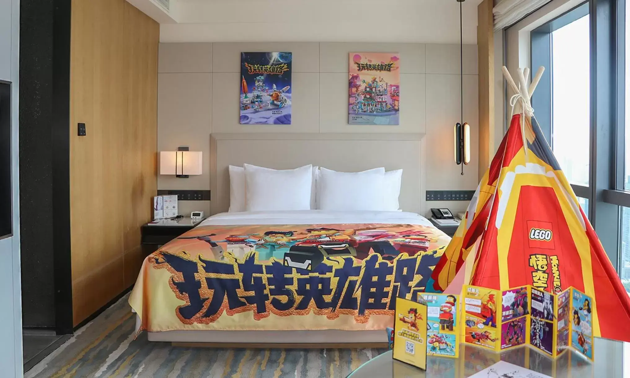 Photo of the whole room, Bed in Crowne Plaza Shenzhen Nanshan, an IHG Hotel