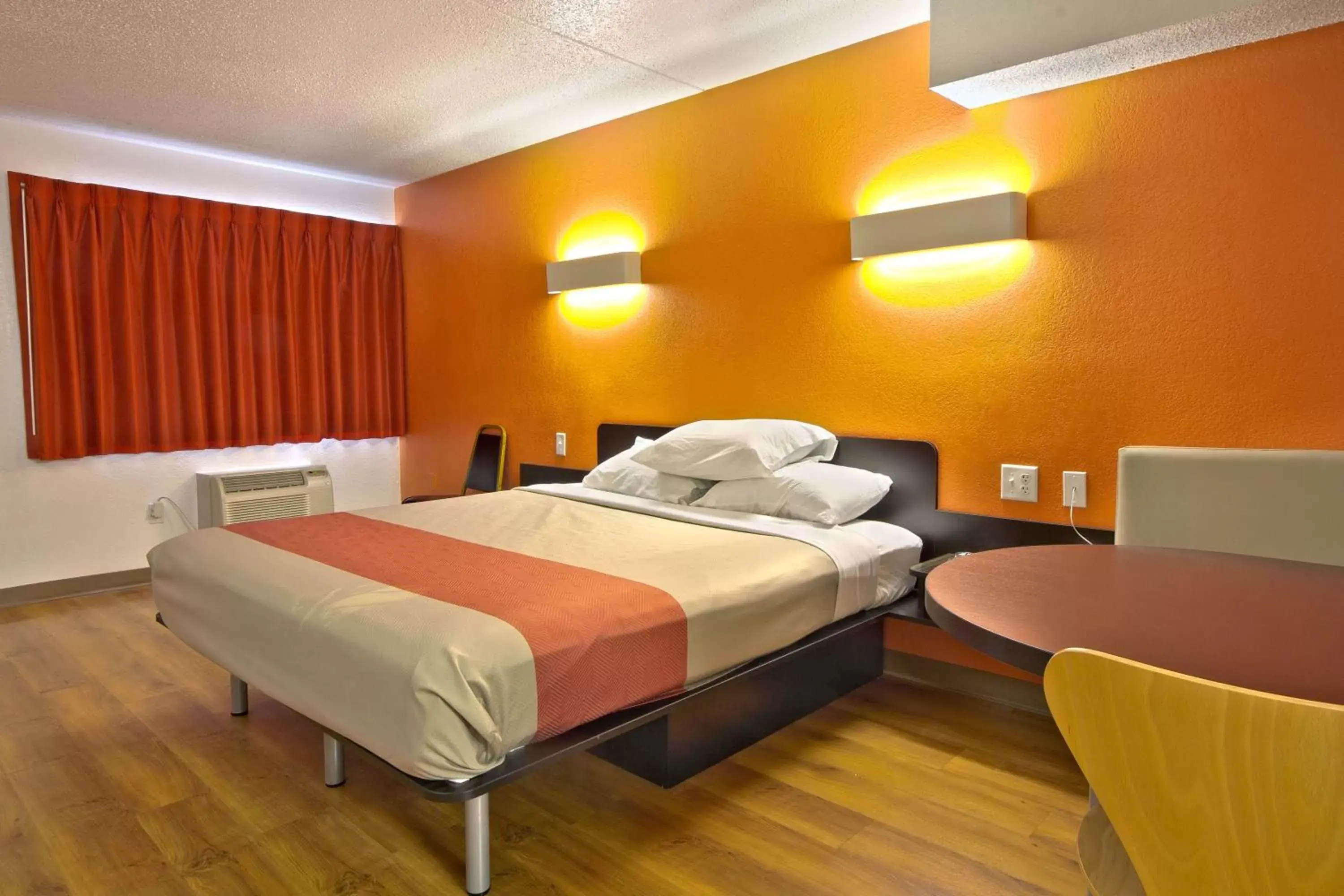 Bed in Motel 6-Piscataway, NJ