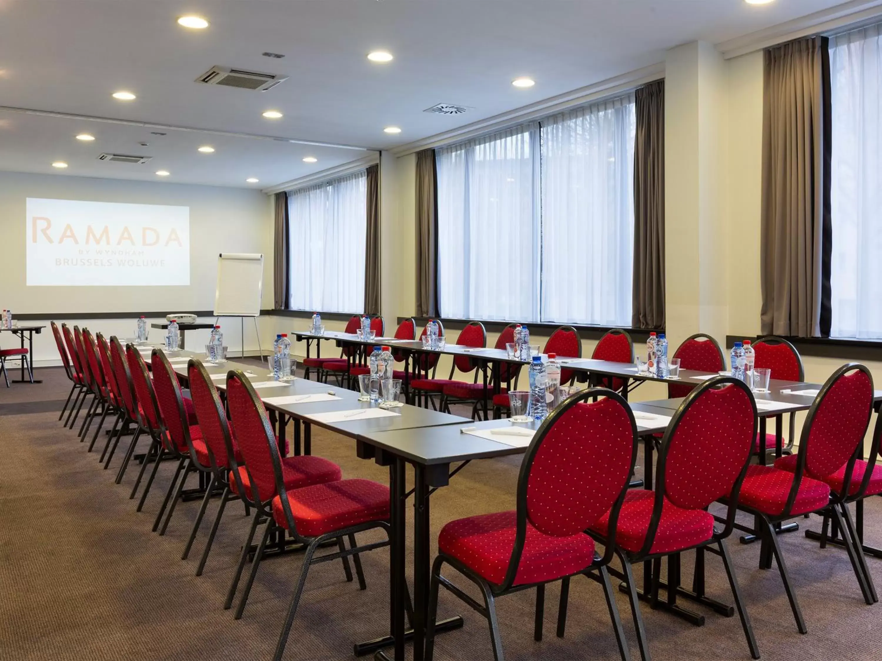 Meeting/conference room in Hotel Ramada Brussels Woluwe