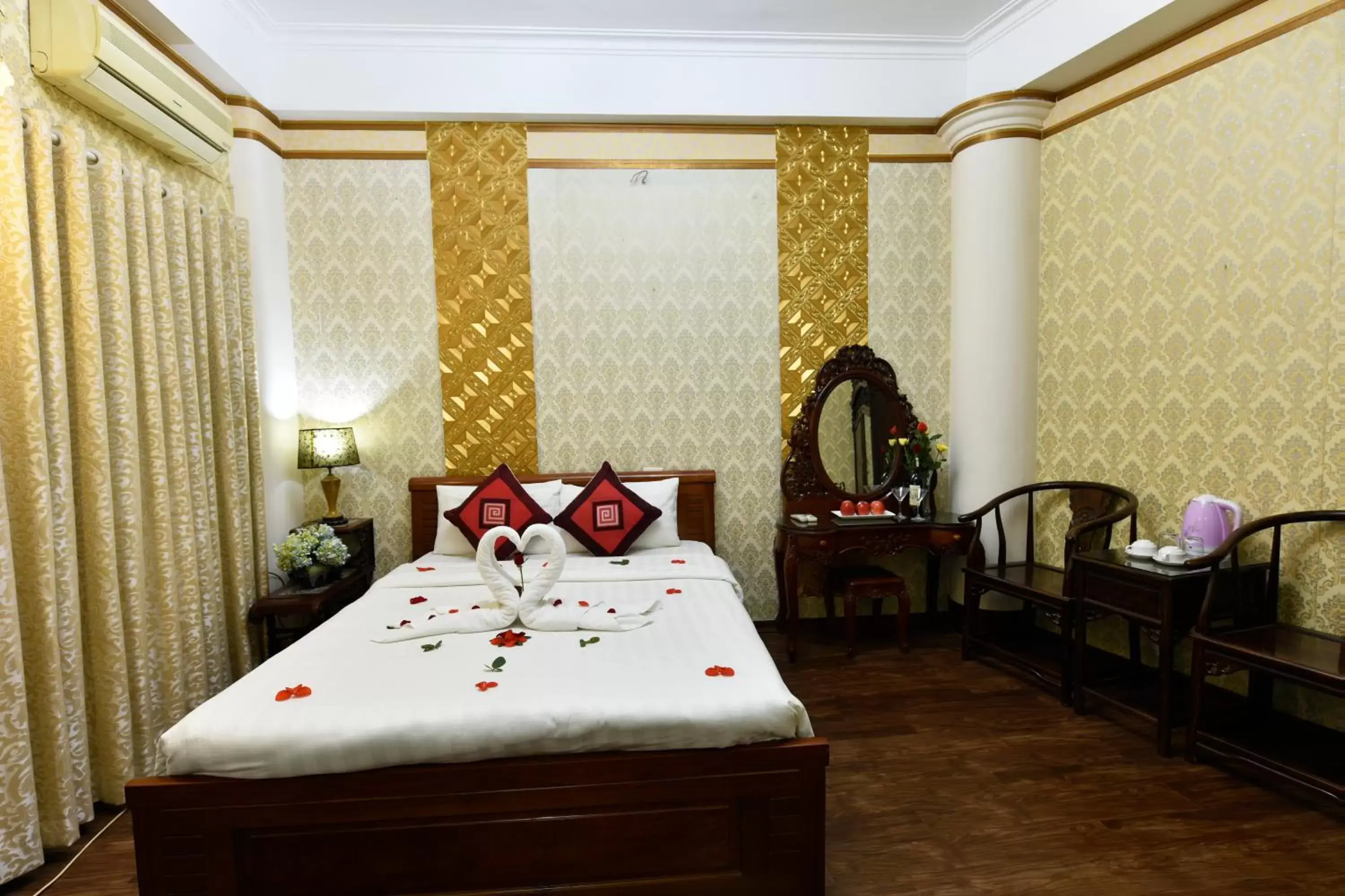 Bed in Hanoi Marriotte Hotel