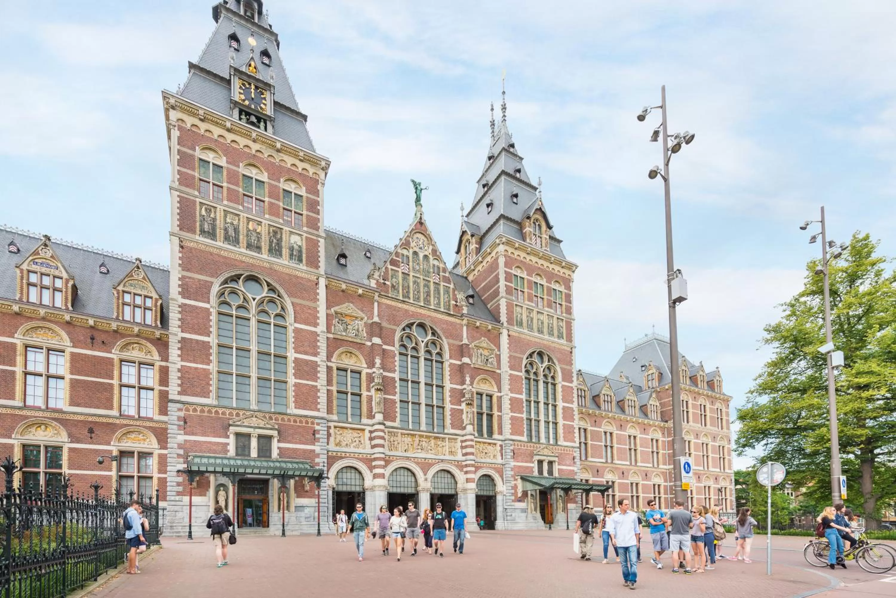 Property building in Houseboat studio with canalview and free bikes