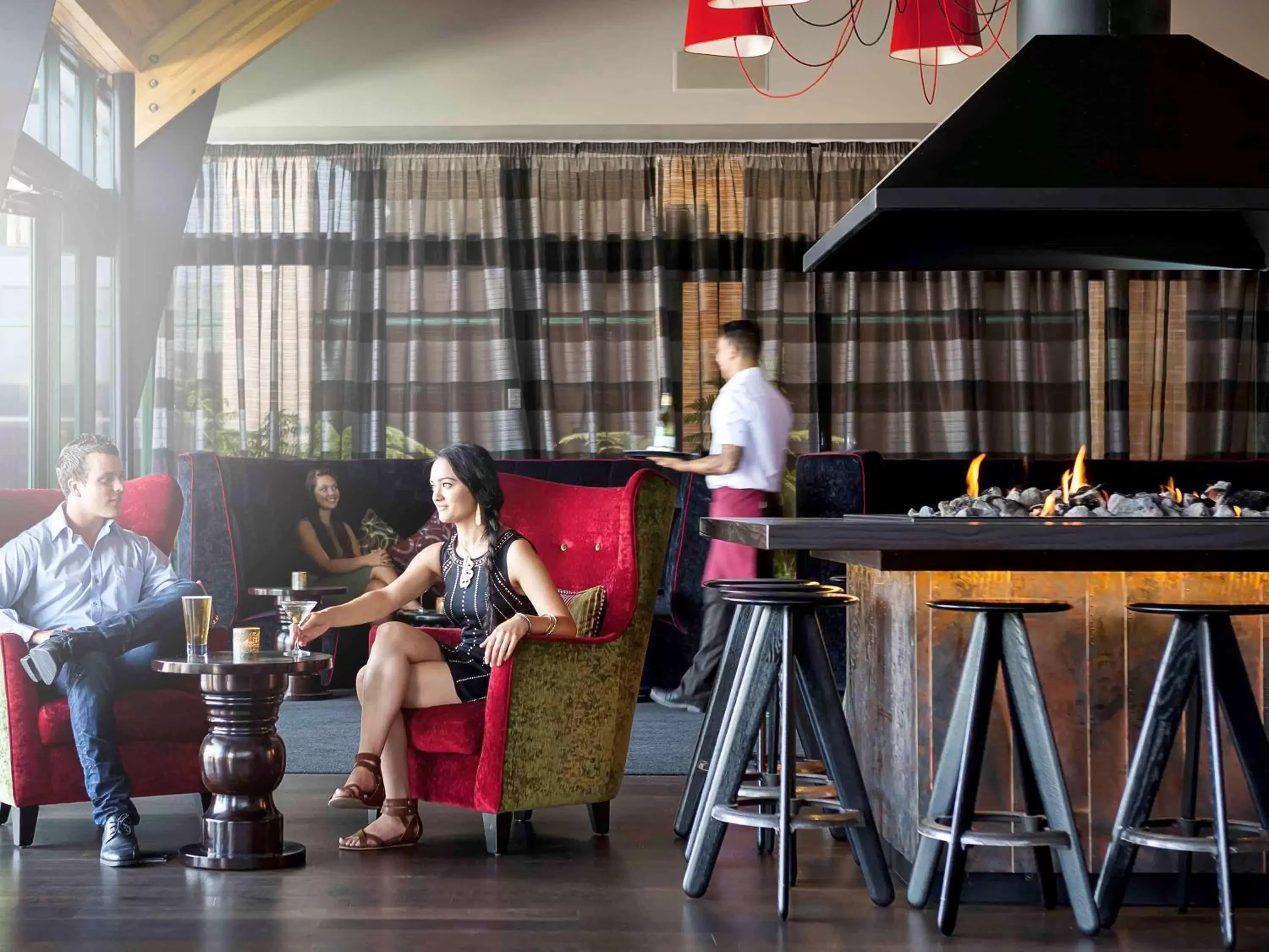 Lounge or bar in Novotel Rotorua Lakeside