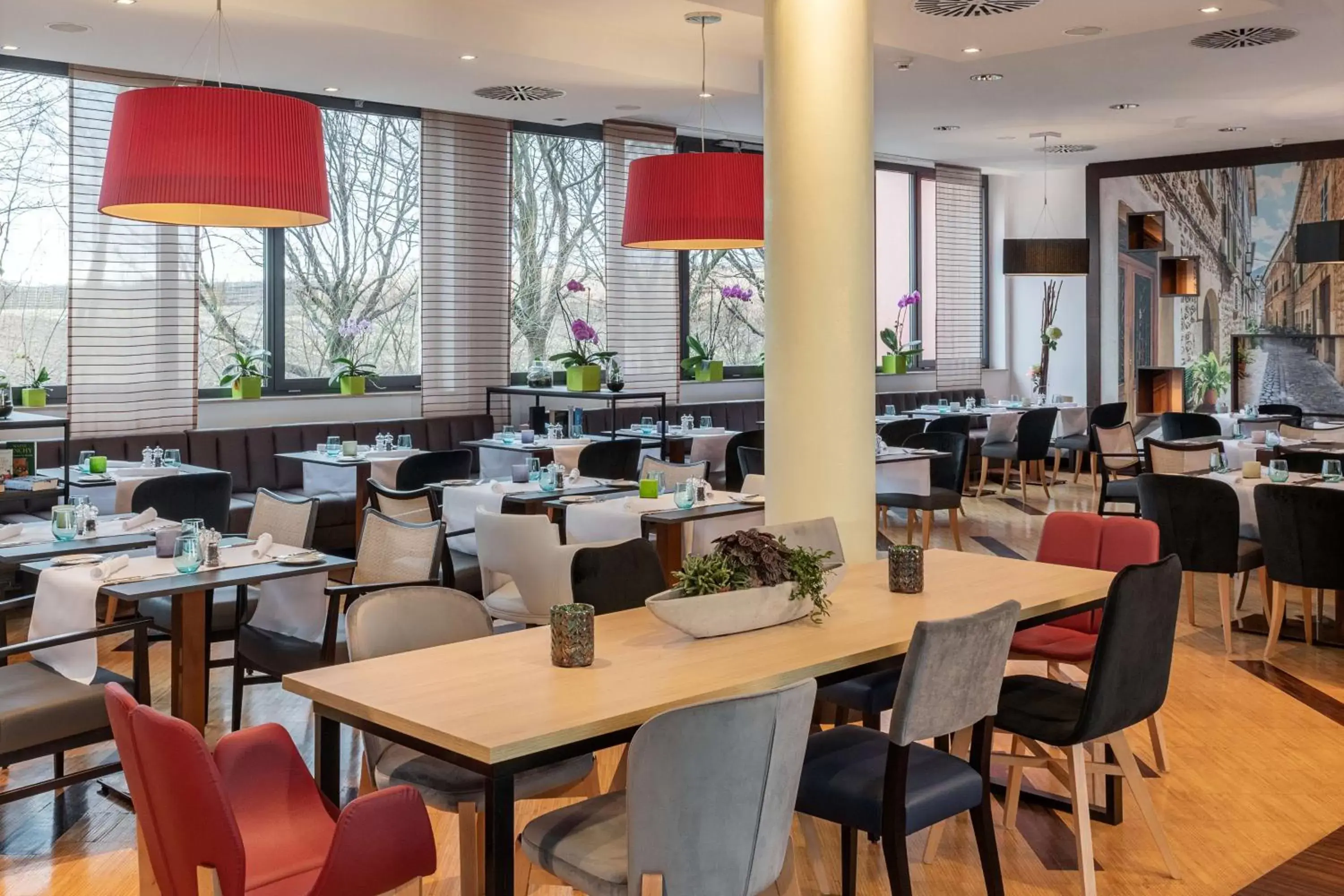 Restaurant/Places to Eat in NH Stuttgart Airport