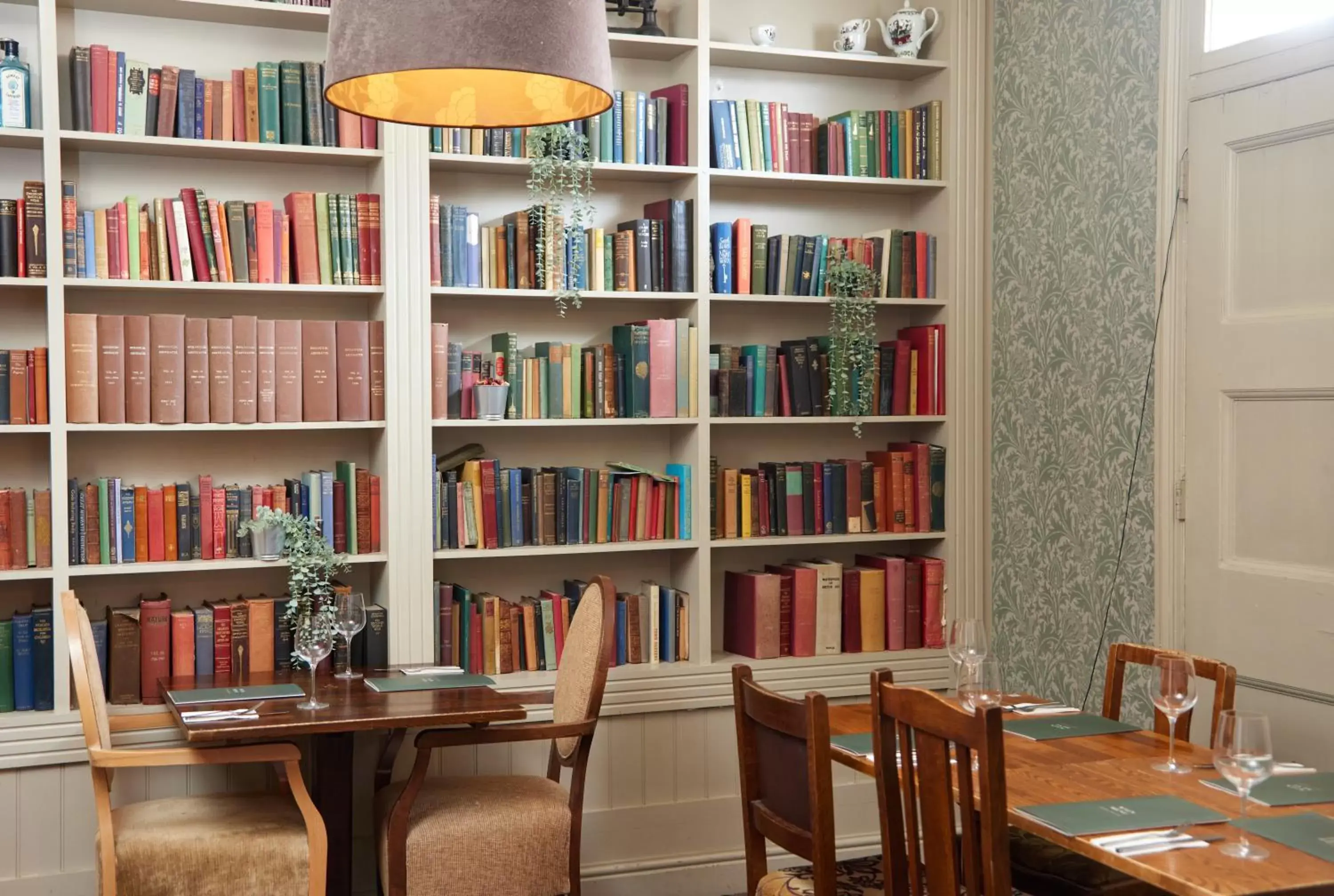 Restaurant/places to eat, Library in Kings Arms Hotel by Greene King Inns