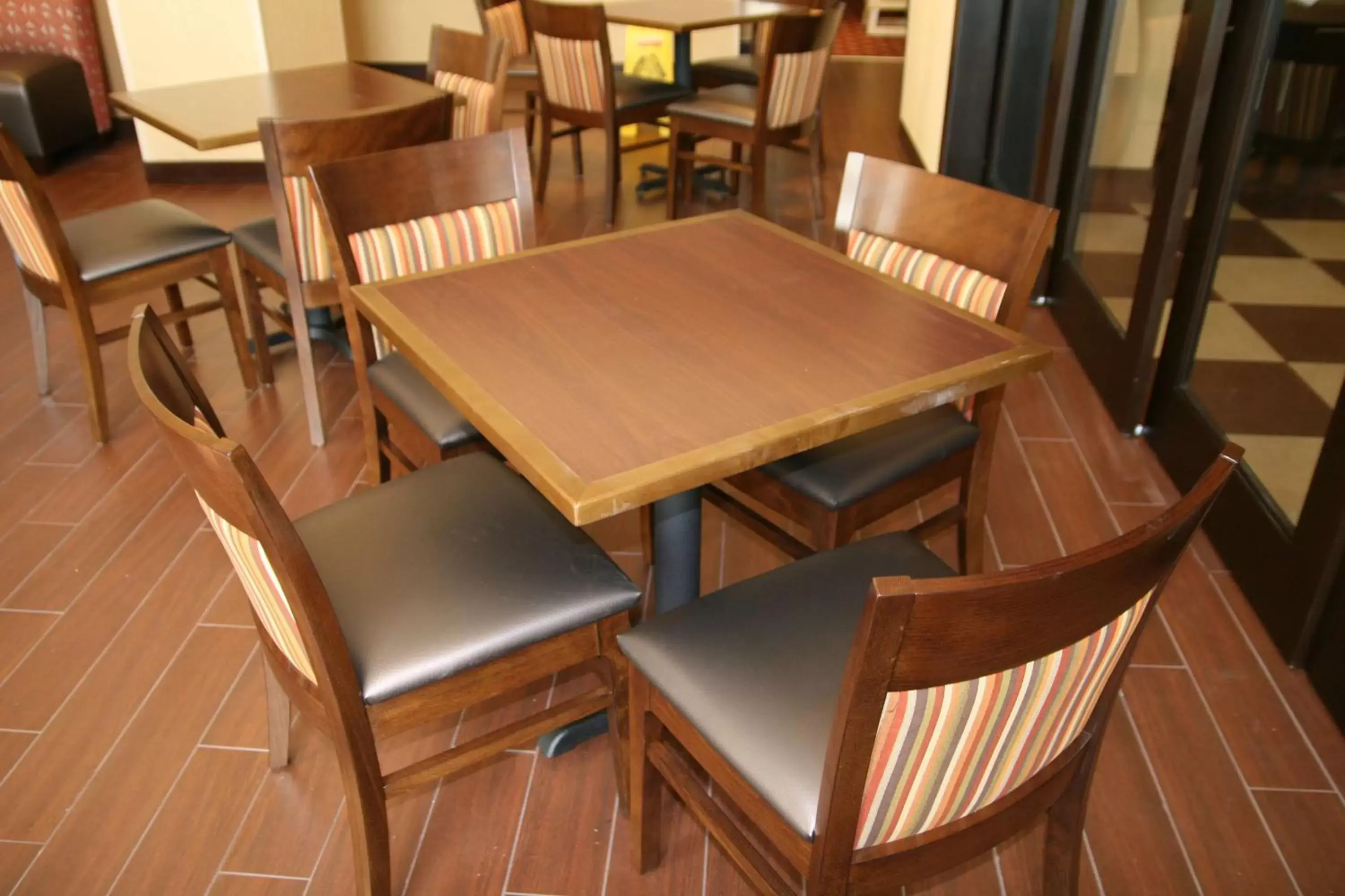 Dining area, Restaurant/Places to Eat in Hampton Inn & Suites Oxford-Anniston