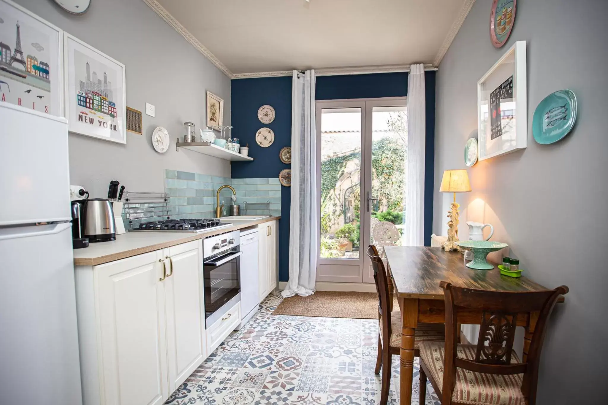 kitchen, Kitchen/Kitchenette in Carcassonne Bed and Breakfast du Palais