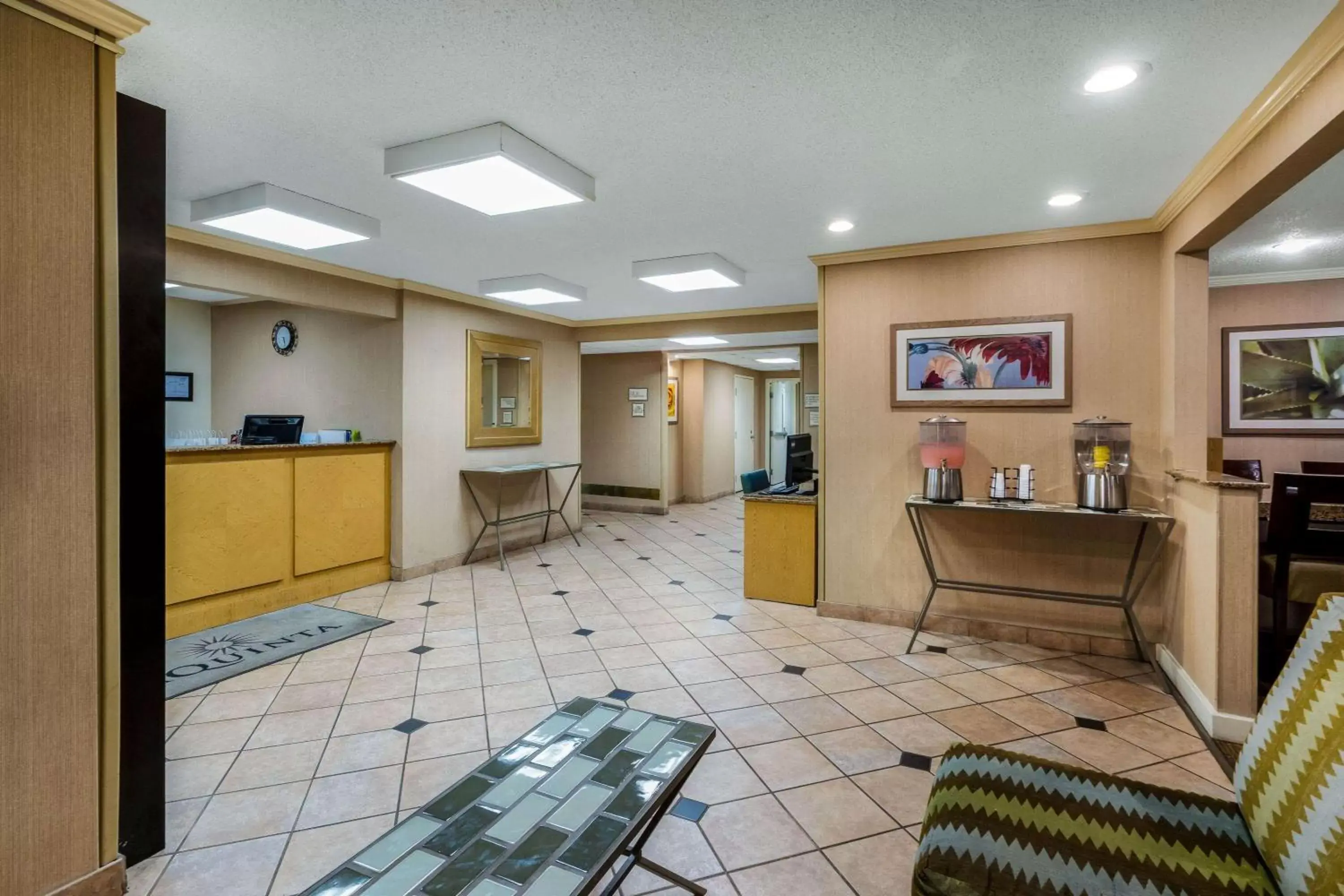 Lobby or reception, Lobby/Reception in La Quinta Inn & Suites by Wyndham Meridian