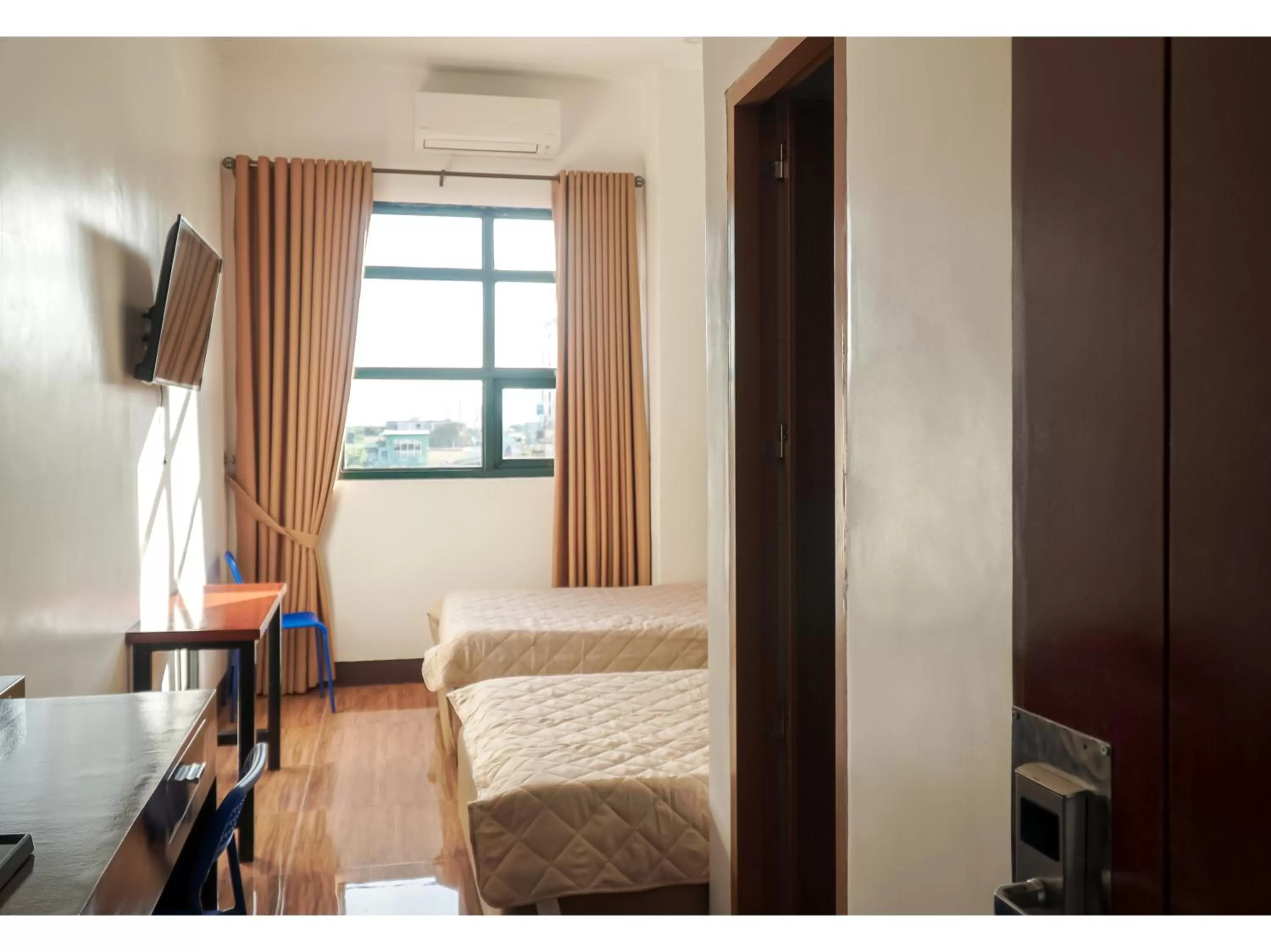 Photo of the whole room, Bed in M28 Hotel and Apartments