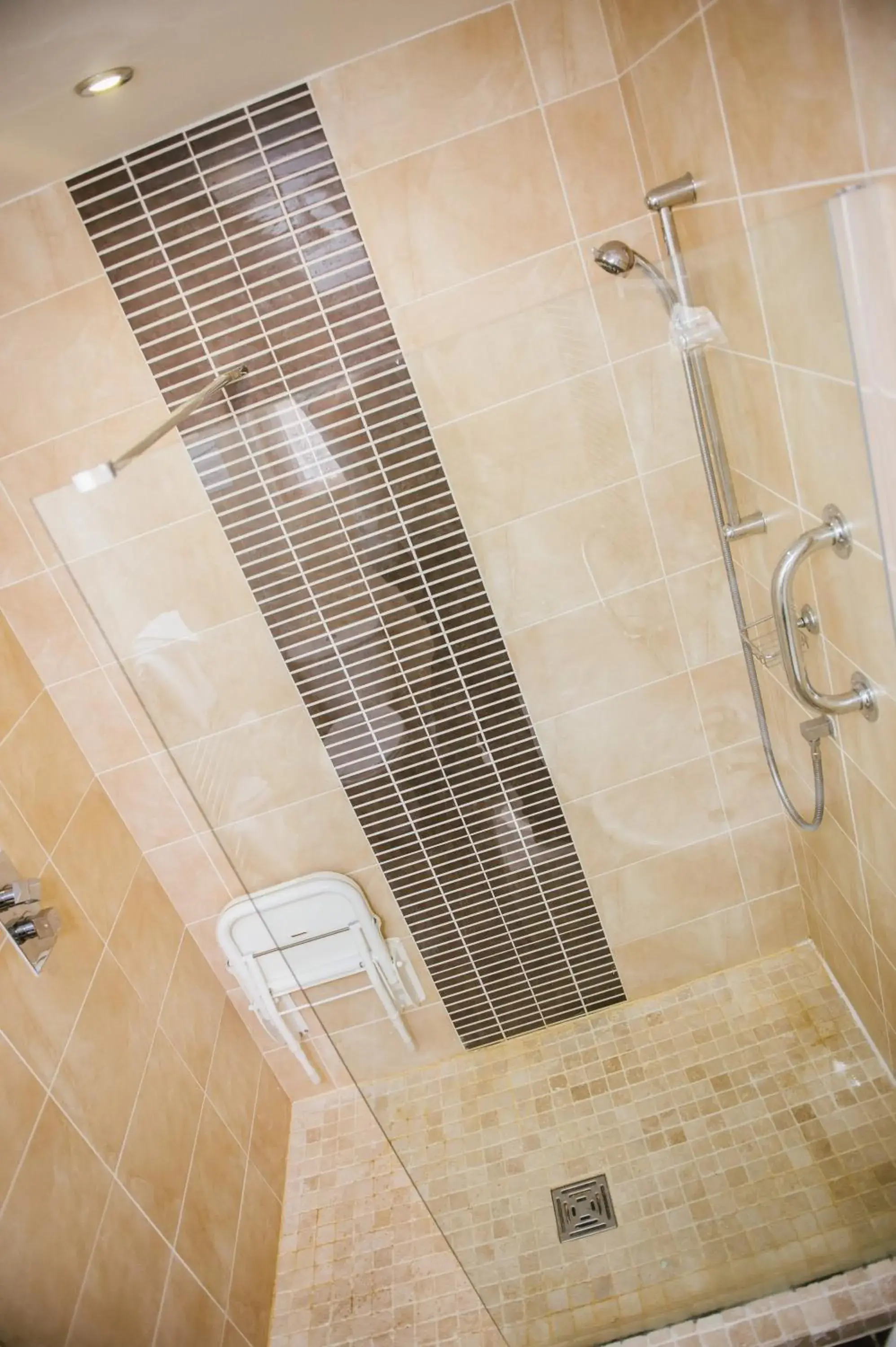 Bathroom in Park House Hotel