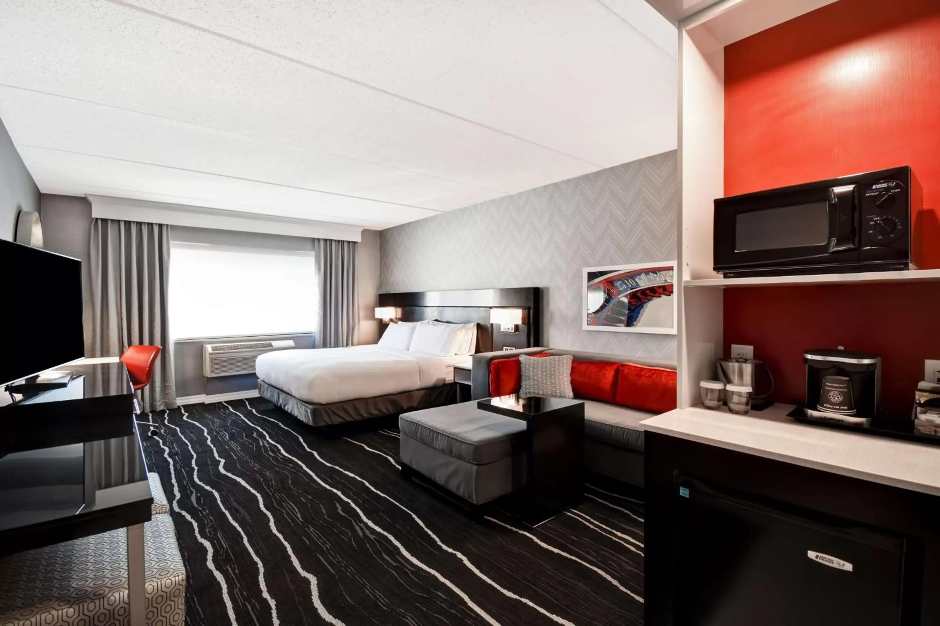 King Room with Sofa Bed in DoubleTree by Hilton Deadwood at Cadillac Jack's King Room with Sofa Bed in DoubleTree by Hilton Deadwood at Cadillac Jack's