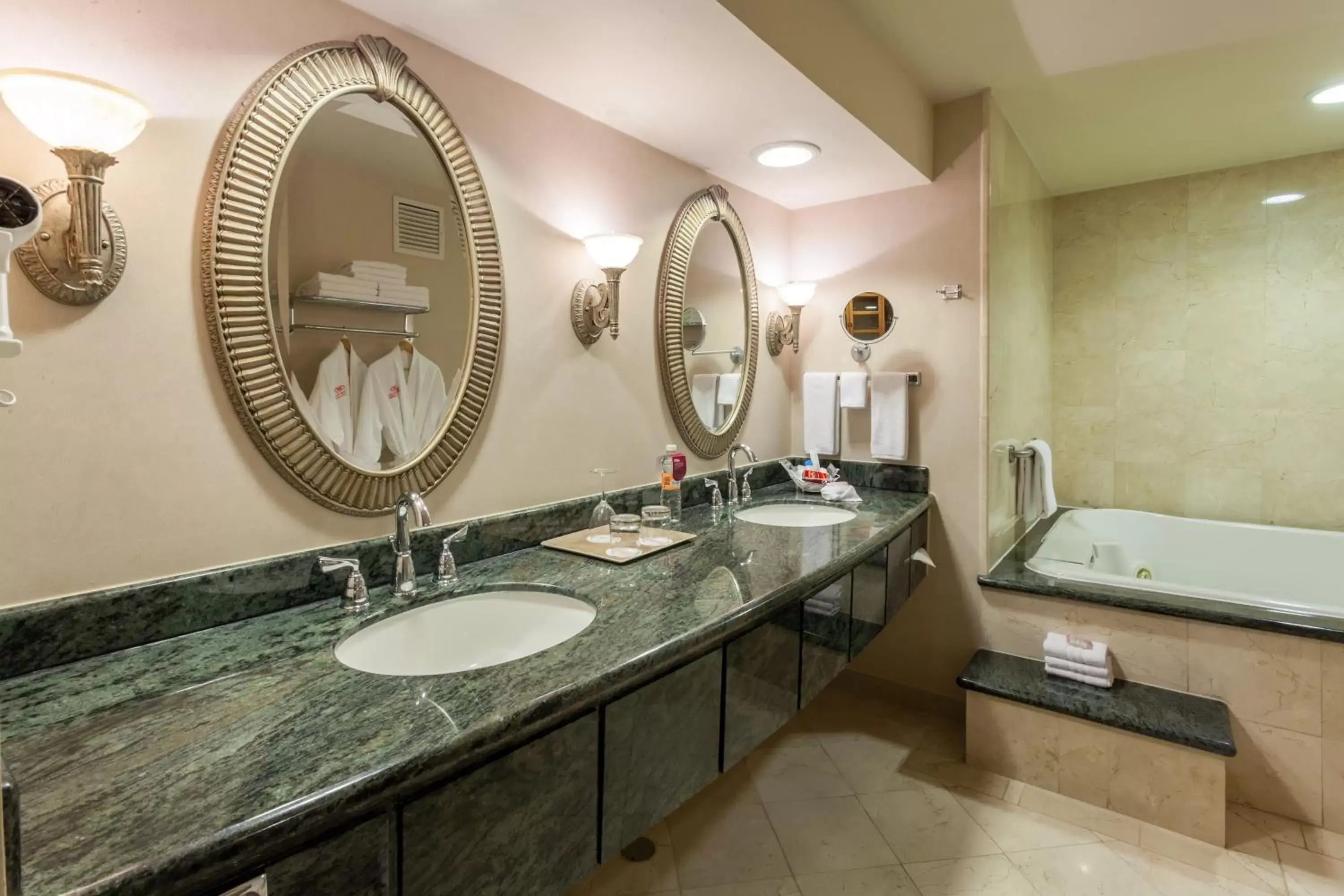 Bathroom in Crowne Plaza Torreon by IHG Bathroom in Crowne Plaza Torreon by IHG